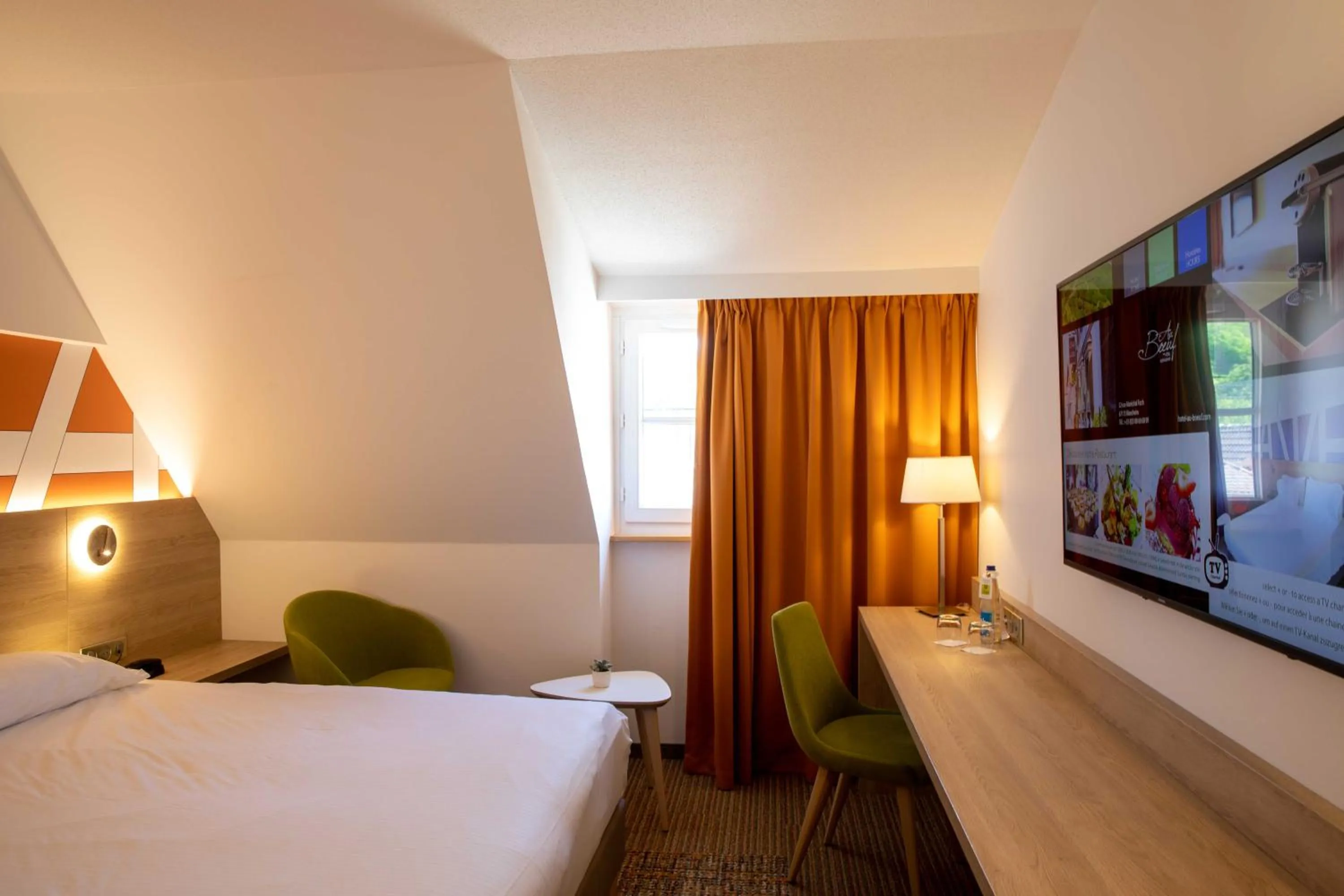 Bedroom, Bed in Hôtel Restaurant Au Boeuf