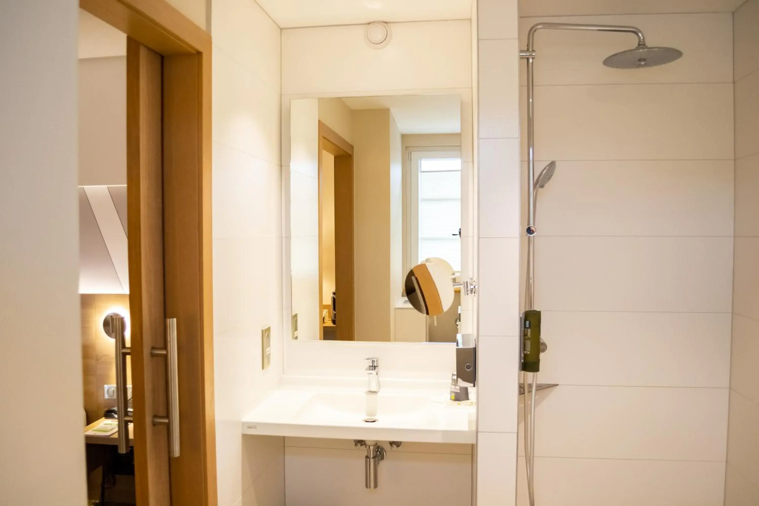 Shower in Hôtel Restaurant Au Boeuf Shower in Hôtel Restaurant Au Boeuf