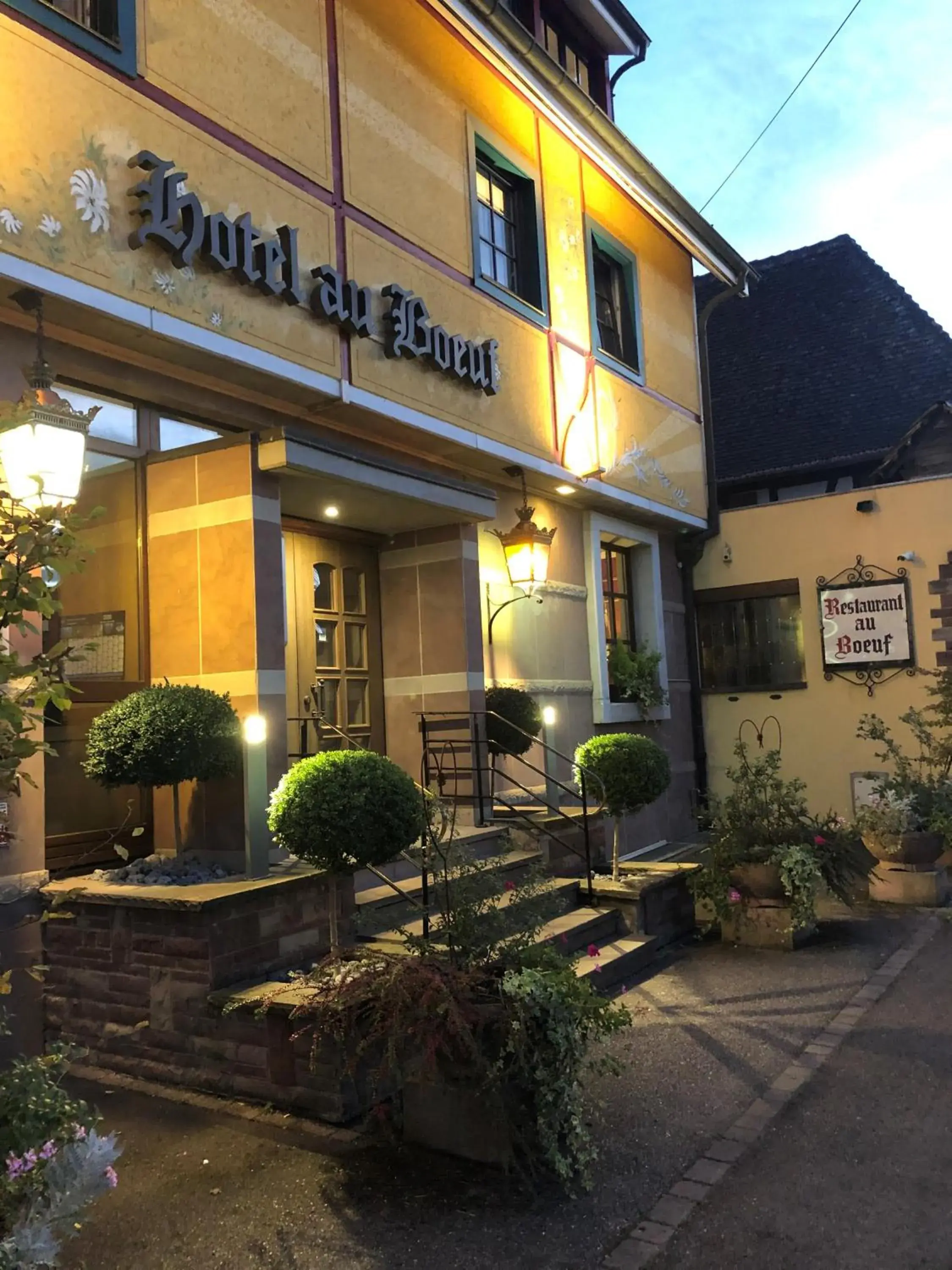 Facade/entrance in Hôtel Restaurant Au Boeuf Facade/entrance in Hôtel Restaurant Au Boeuf