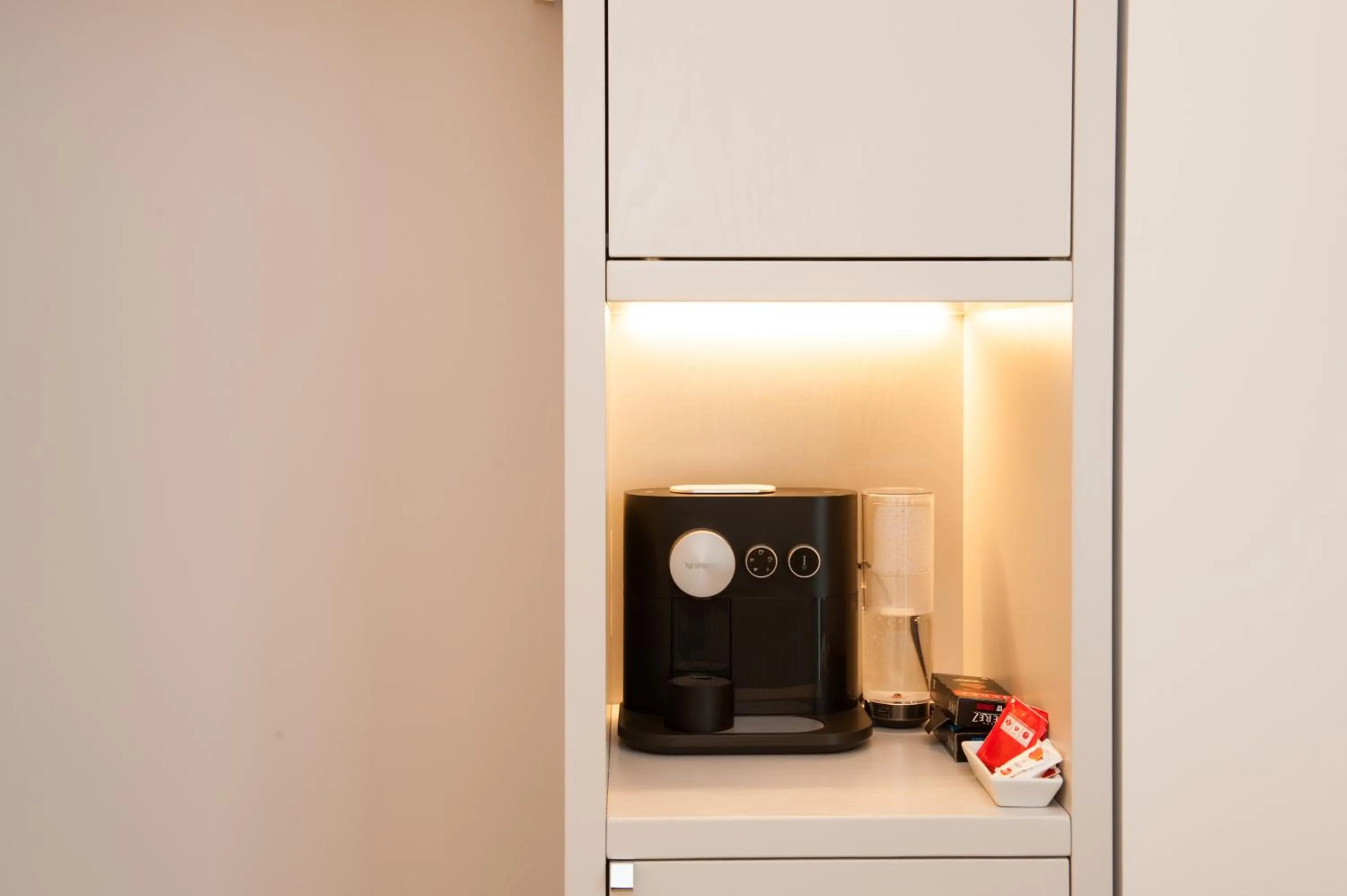 Coffee/tea facilities in Amendola16