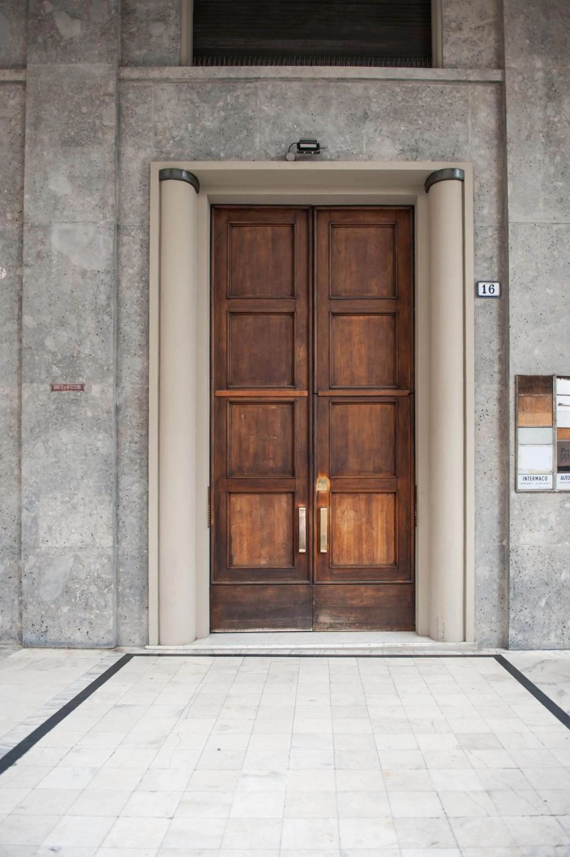 Facade/entrance in Amendola Central Station