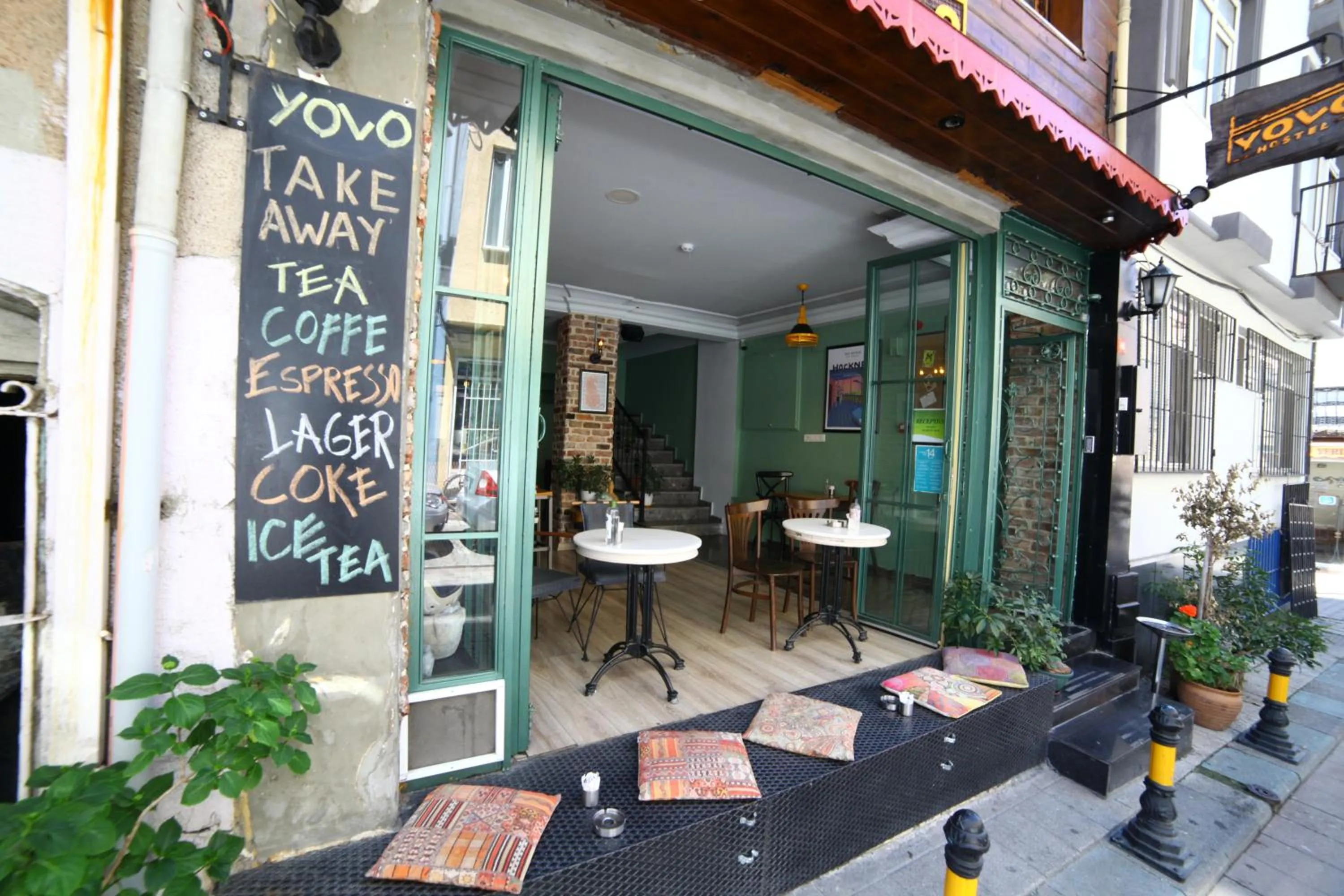 Property building in YOLO Hostel