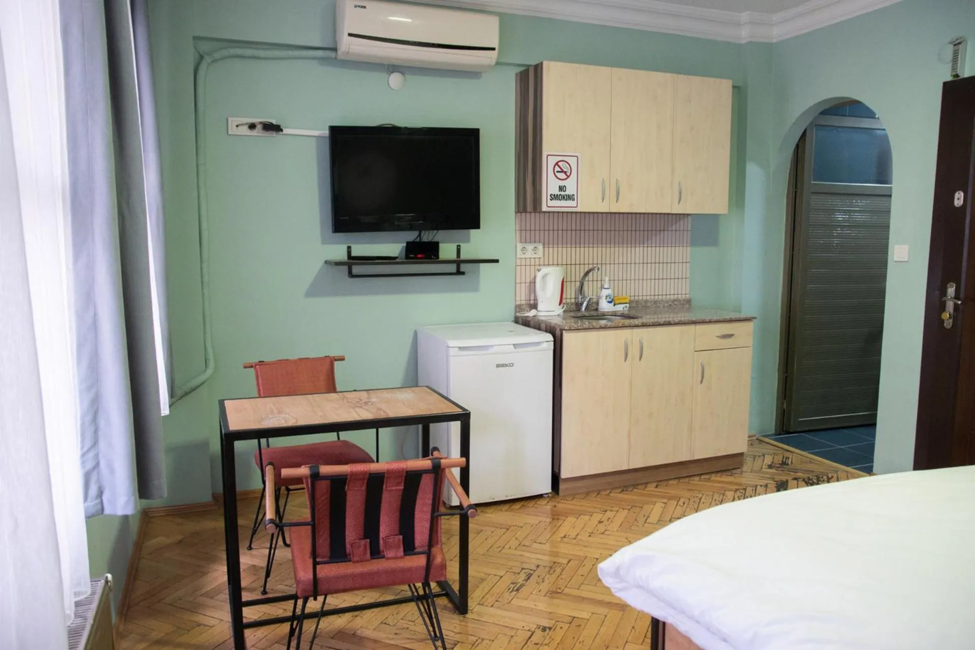 Living room in YOLO Hostel