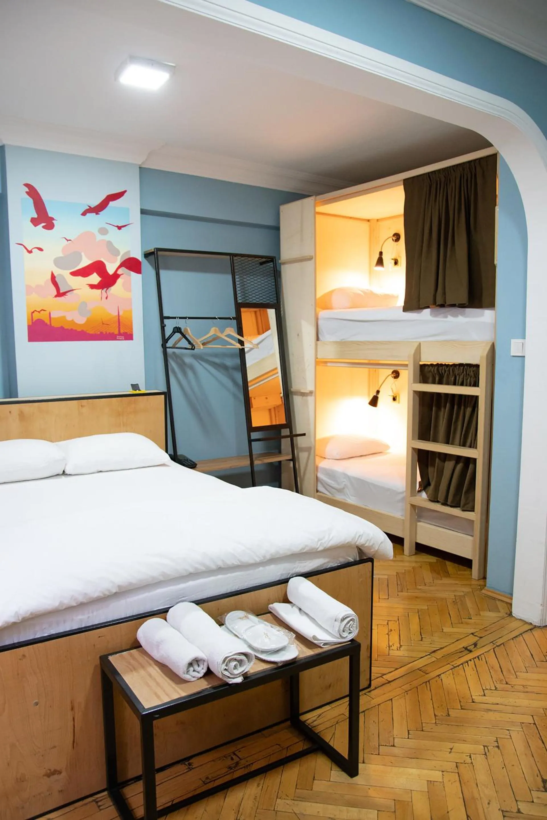 Bedroom, Bed in YOLO Hostel