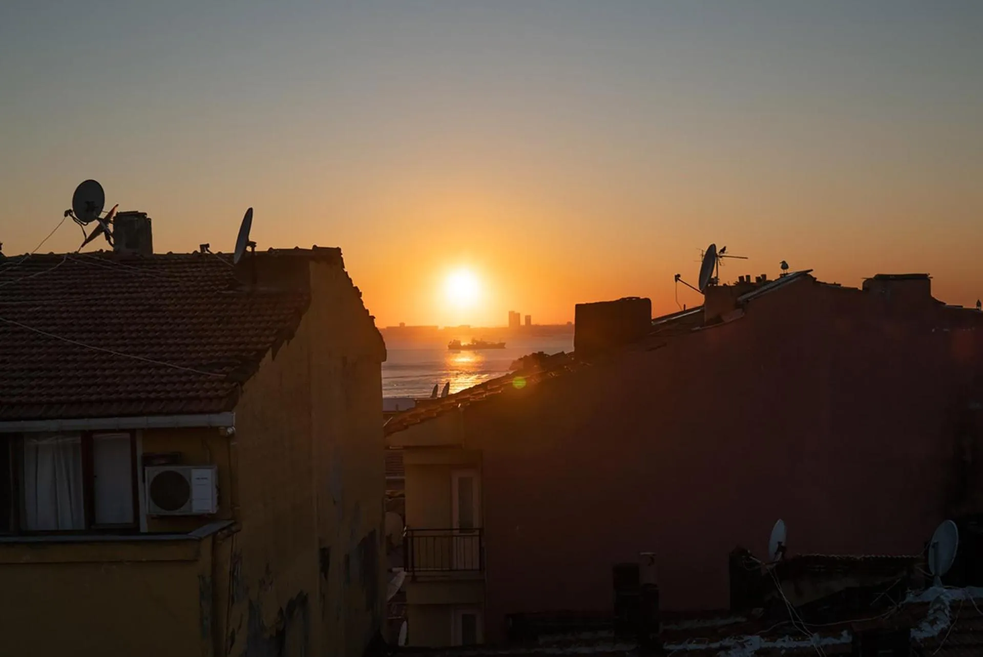 Sunset in YOLO Hostel