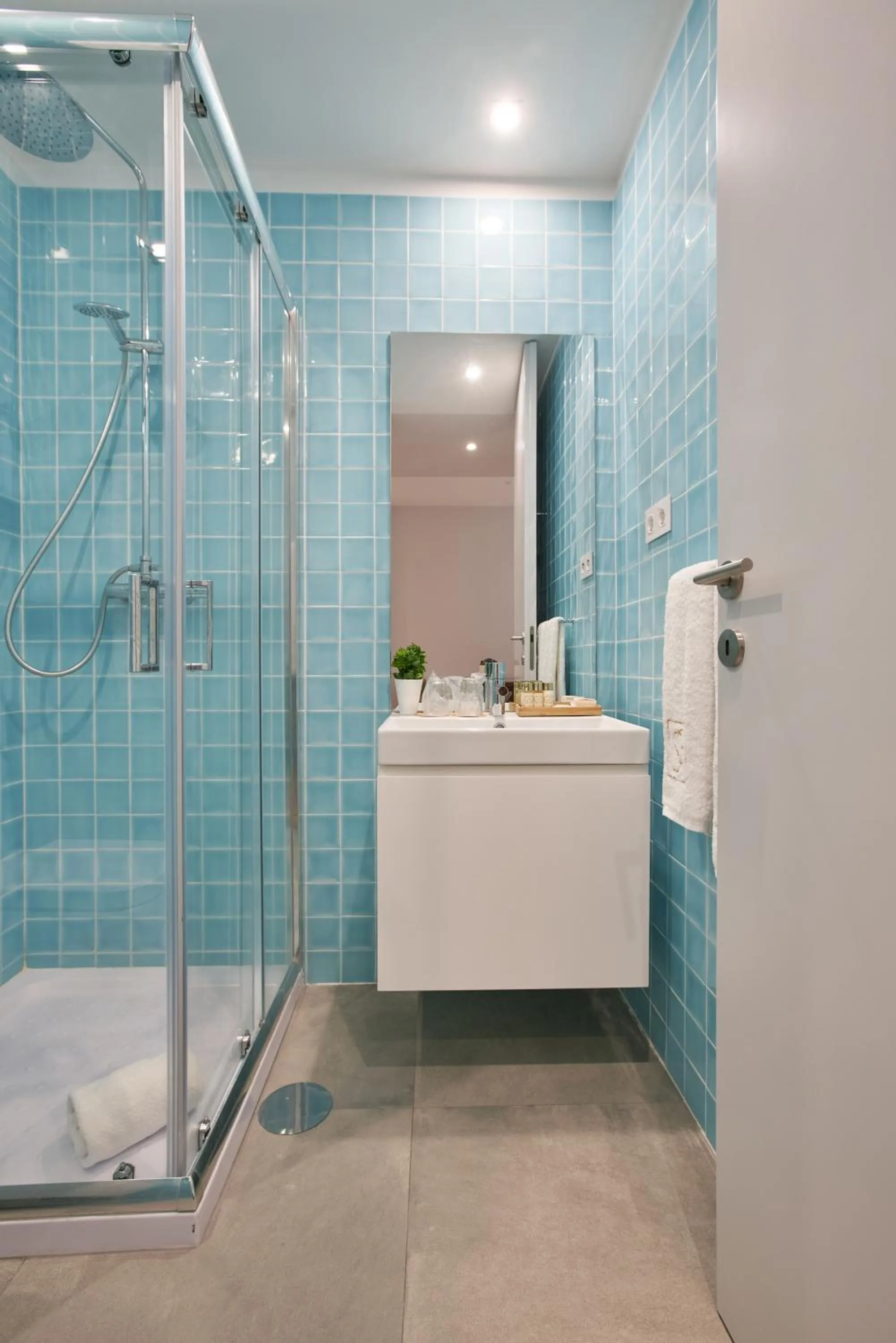 Shower in Signature Apartments Santa Catarina