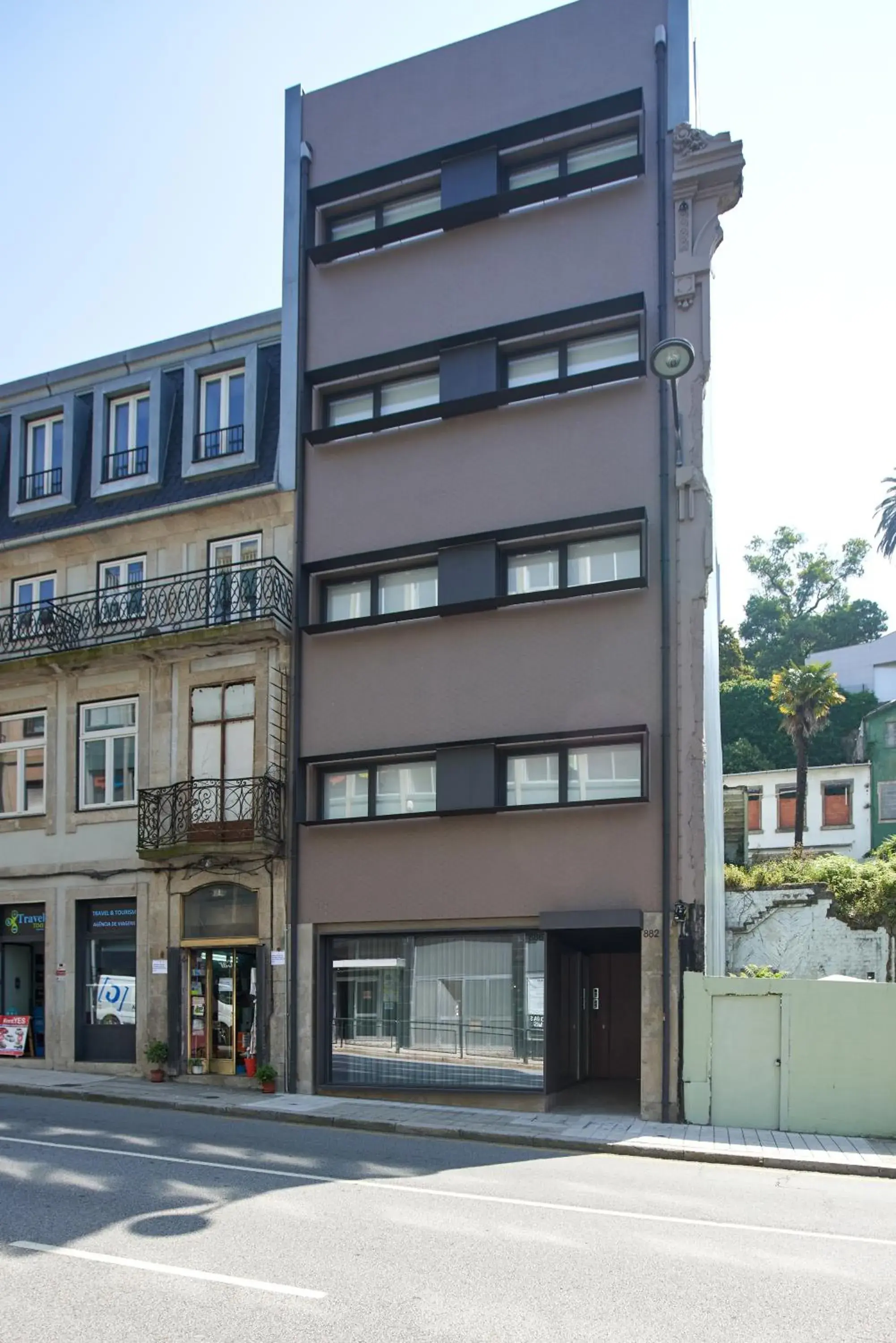 Property building in Signature Apartments Santa Catarina Property building in Signature Apartments Santa Catarina