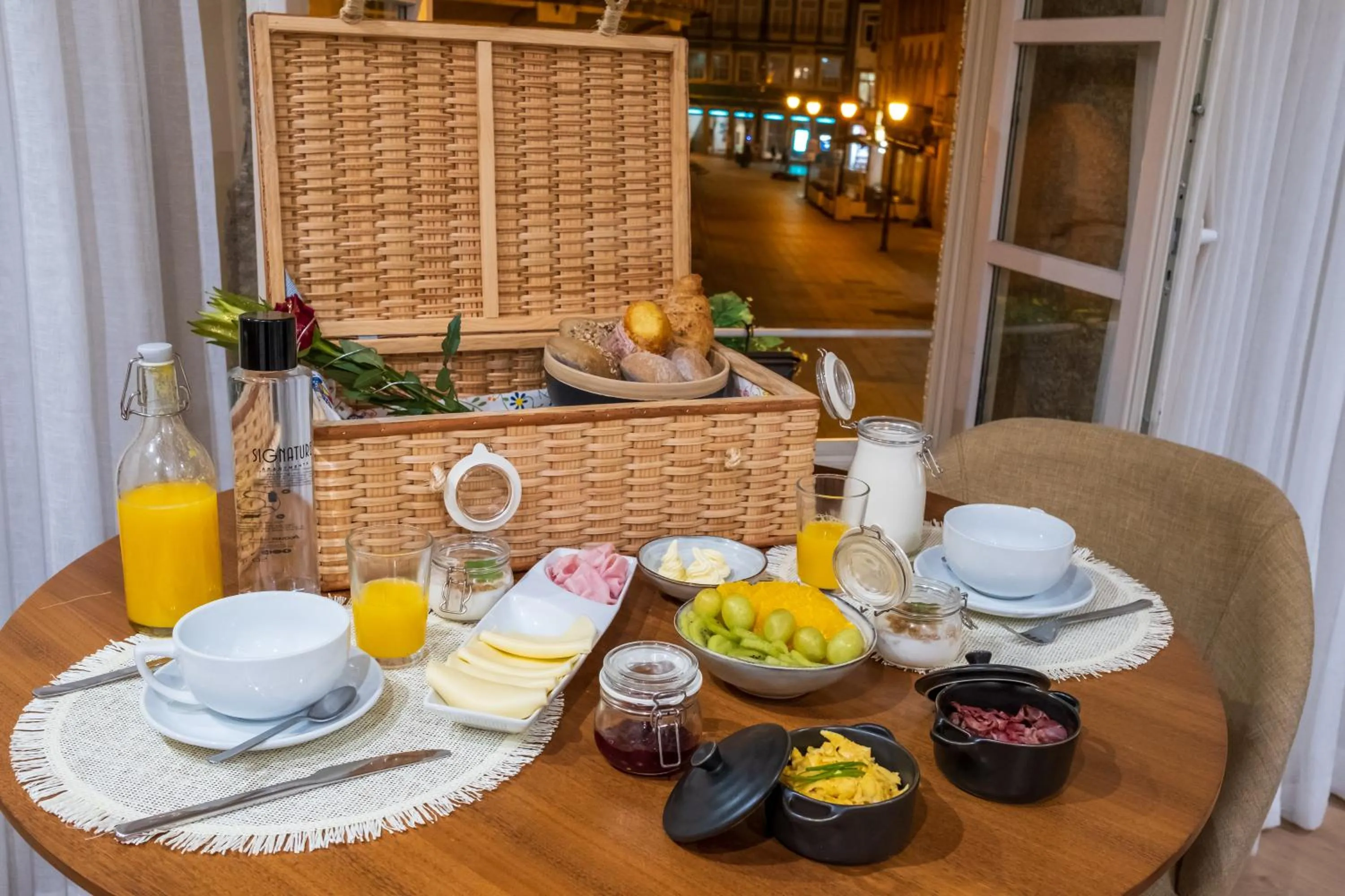 Breakfast in Signature Apartments Santa Catarina