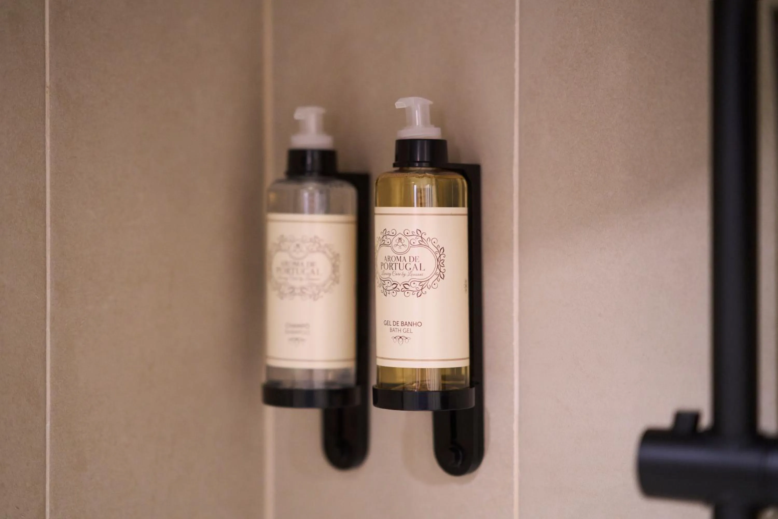 Shower in Signature Apartments Santa Catarina