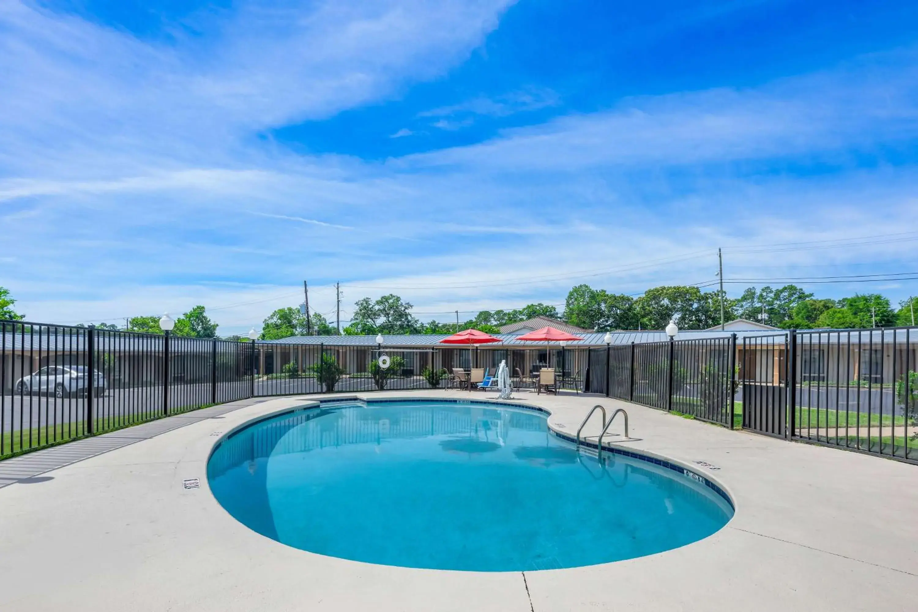 Pool view in Best Western Catalina Inn Pool view in Best Western Catalina Inn
