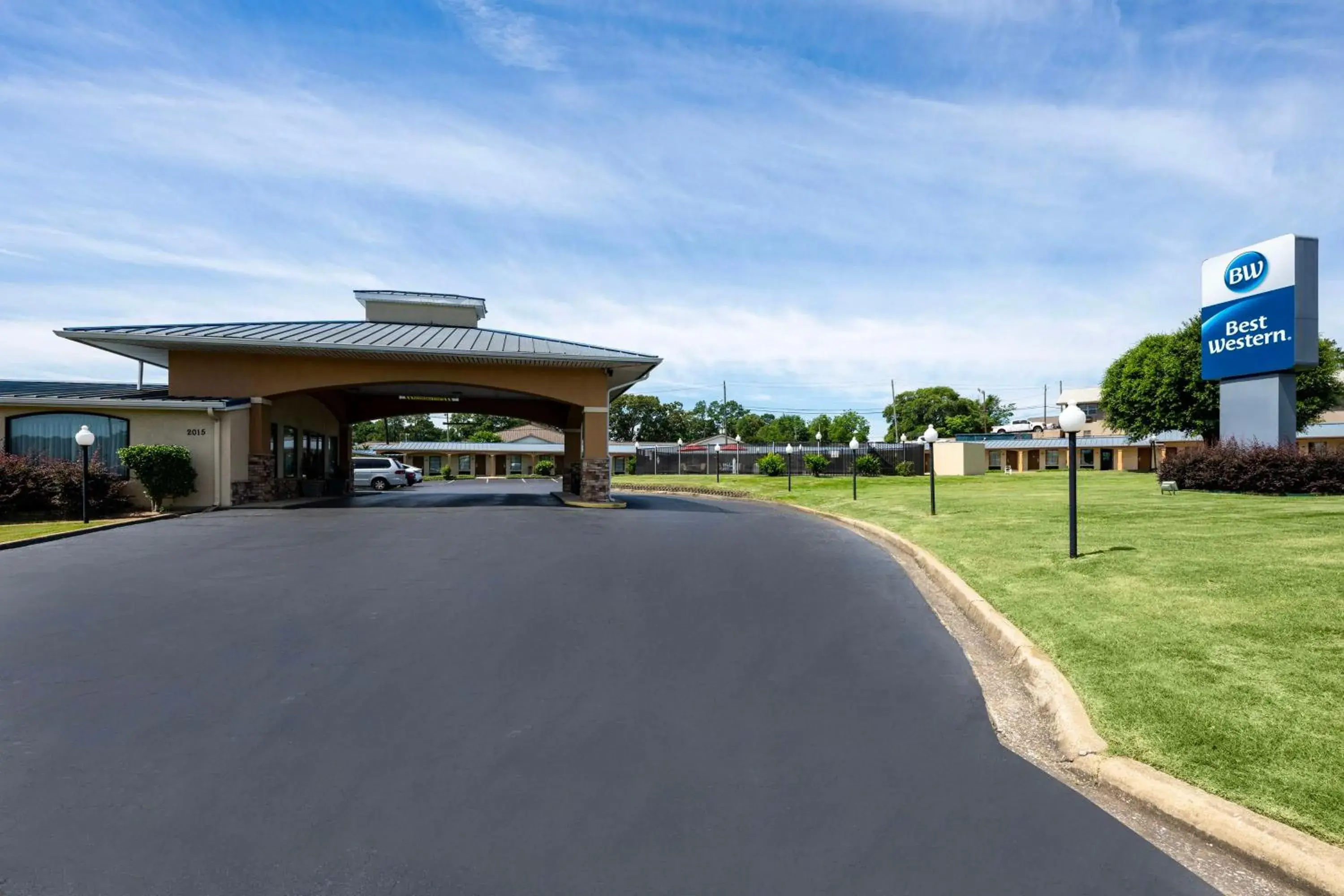 Property building in Best Western Catalina Inn Property building in Best Western Catalina Inn