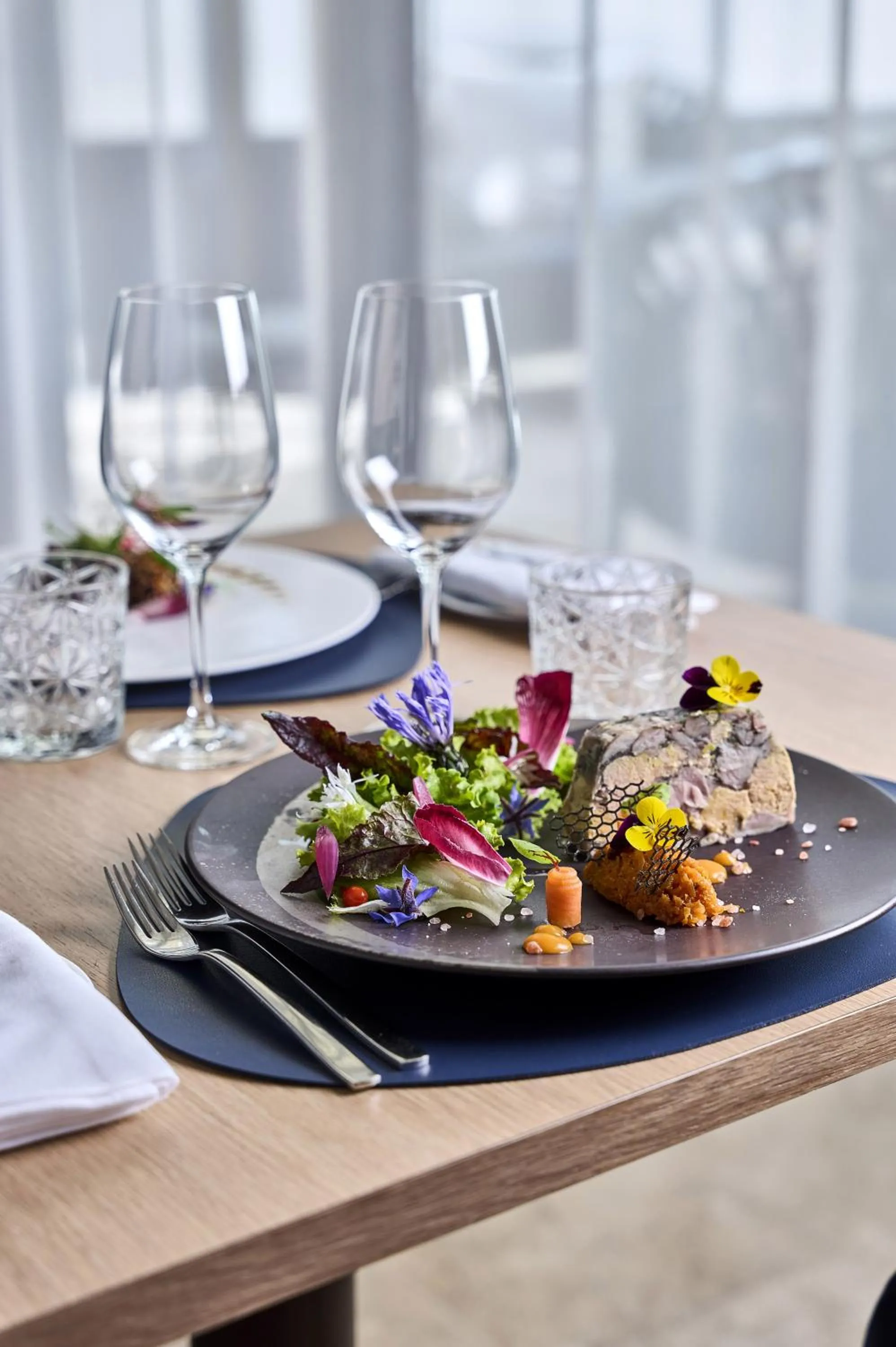 Restaurant/places to eat in Le Richebourg Hôtel, Restaurant & Spa