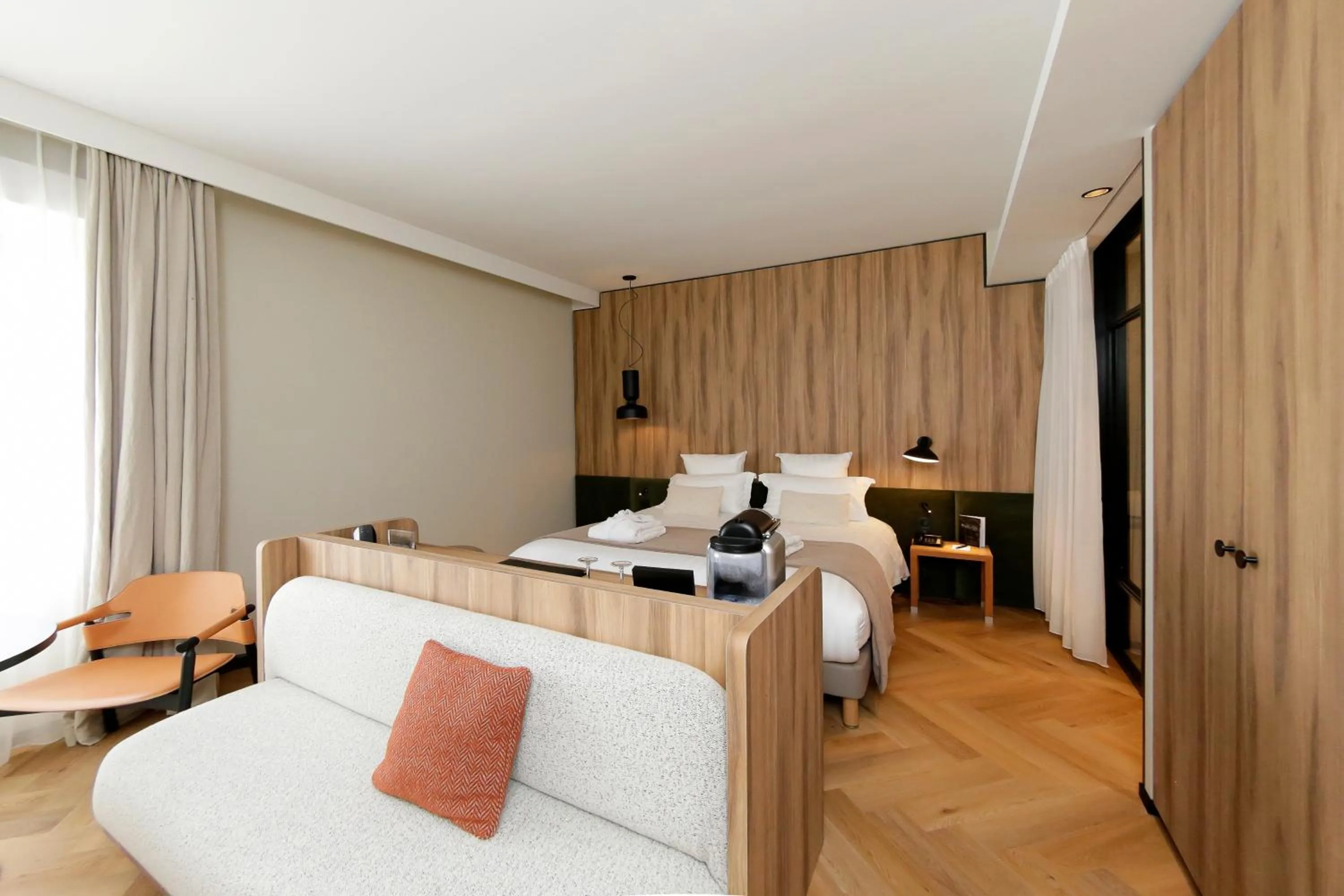 Bedroom, Bed in Le Richebourg Hôtel, Restaurant & Spa