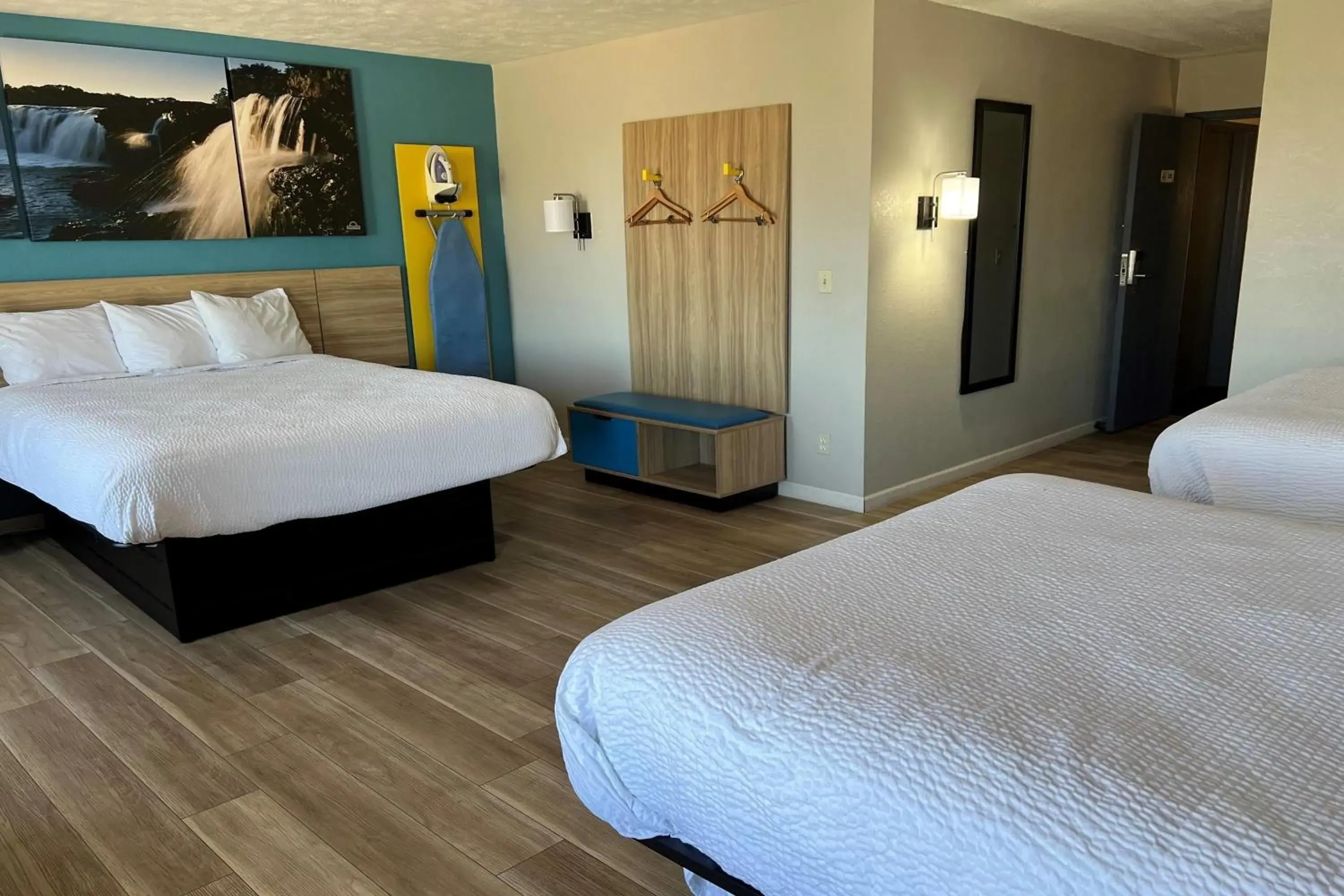 Photo of the whole room, Bed in Days Inn by Wyndham Warrensburg Photo of the whole room, Bed in Days Inn by Wyndham Warrensburg