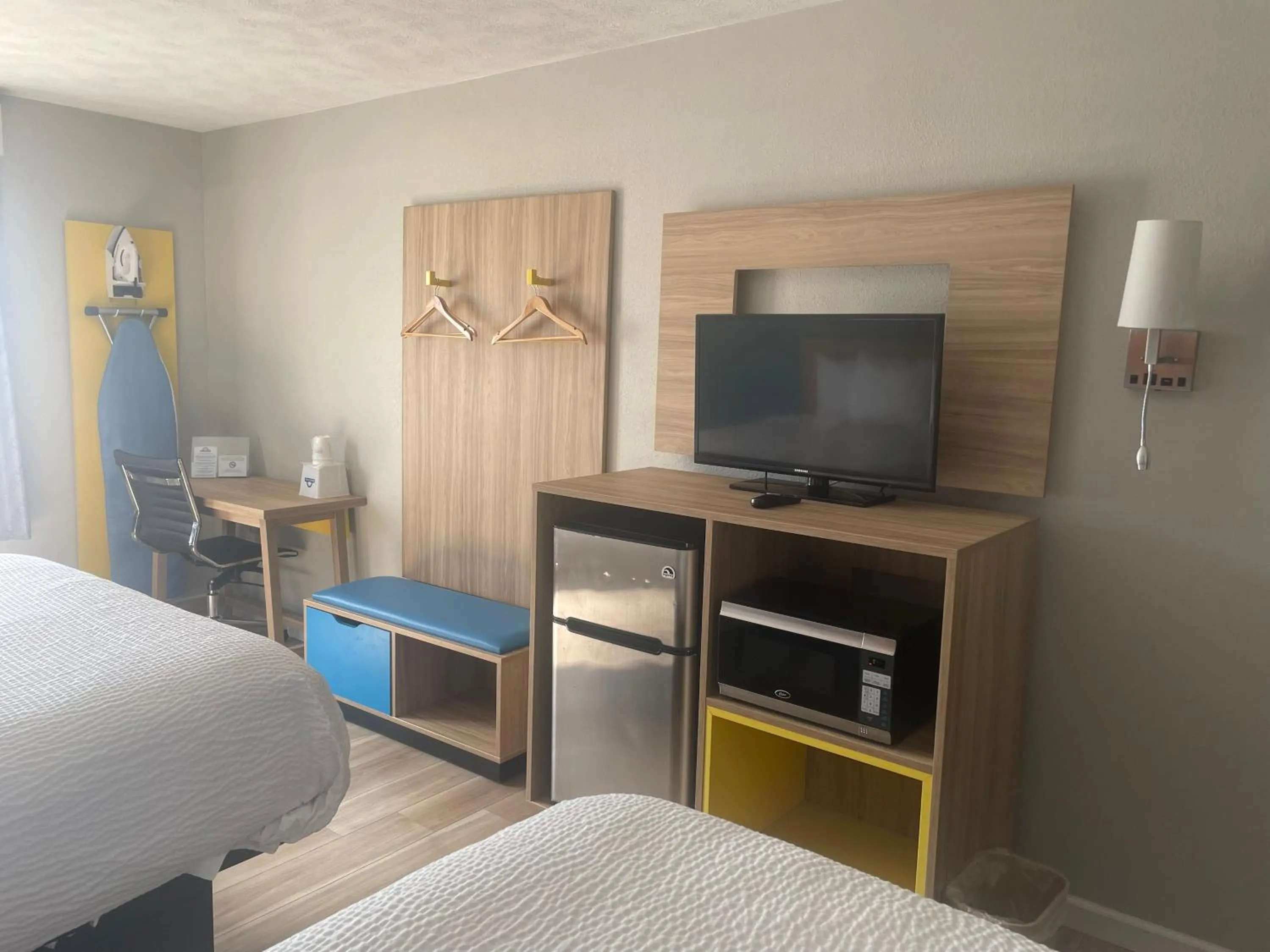 furniture, Bed in Days Inn by Wyndham Warrensburg