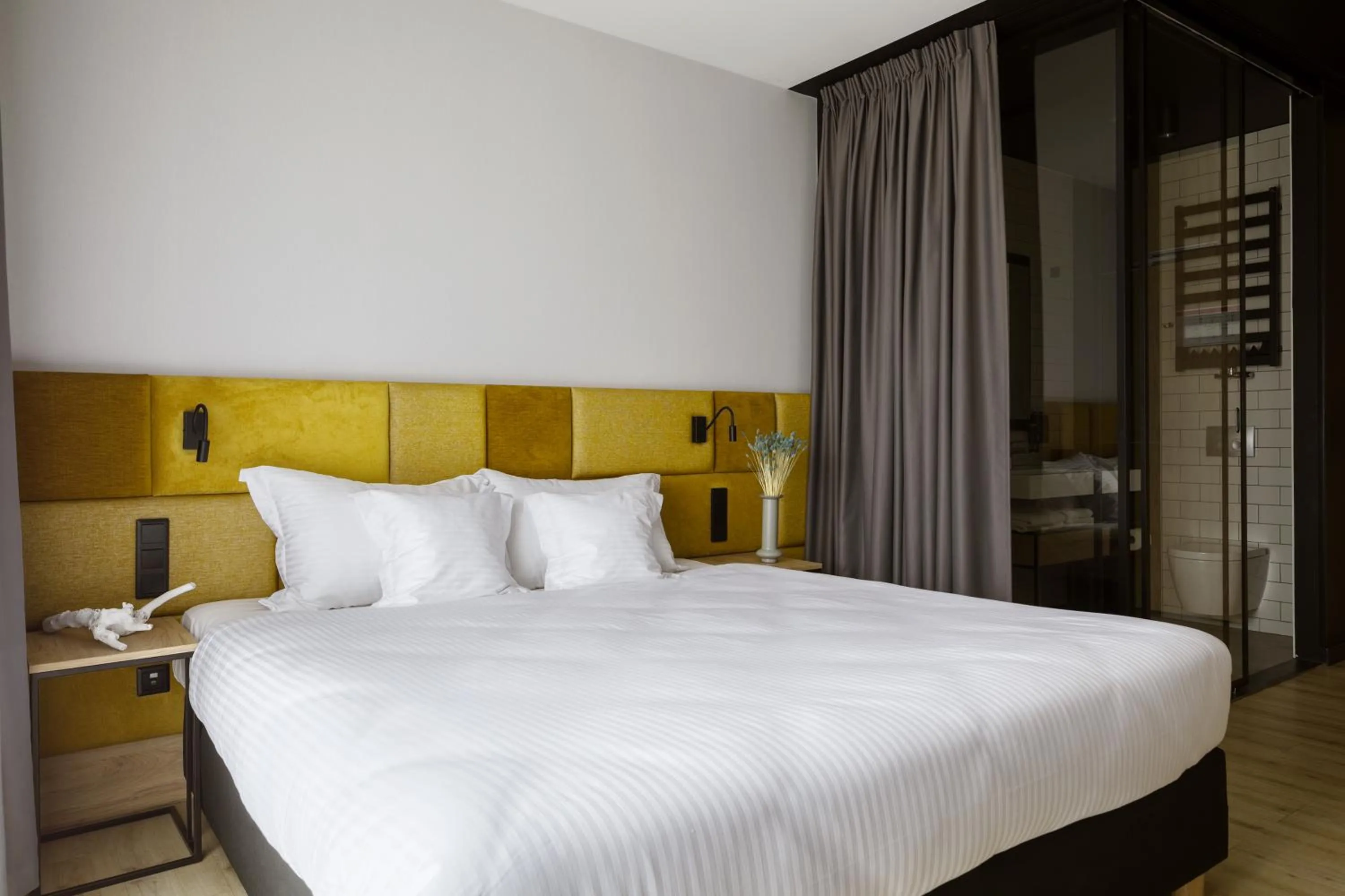 Bathroom, Bed in Hotel Saltic Resort & Spa Grzybowo