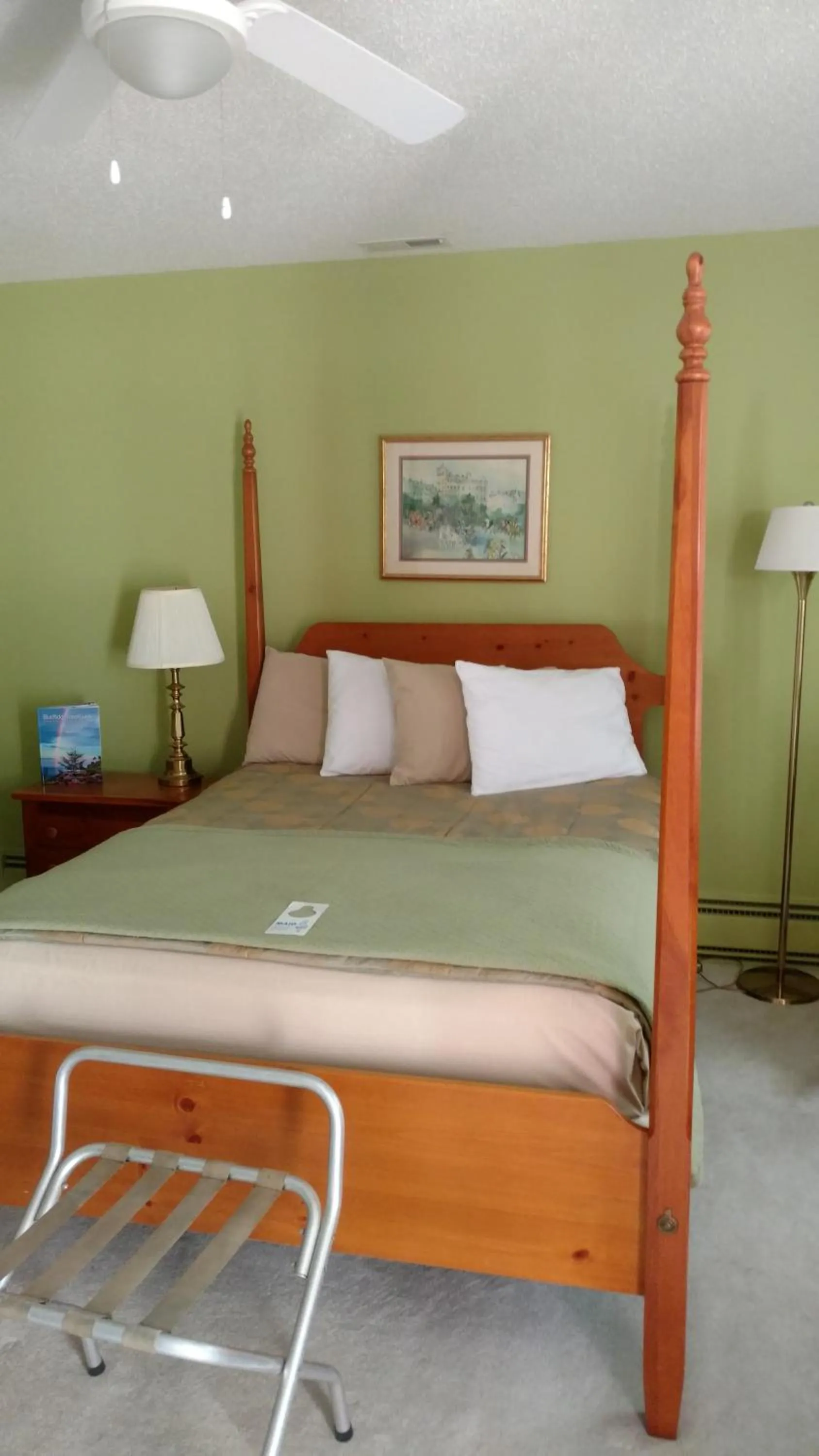 Bed in Five Star Inn - Maggie Valley