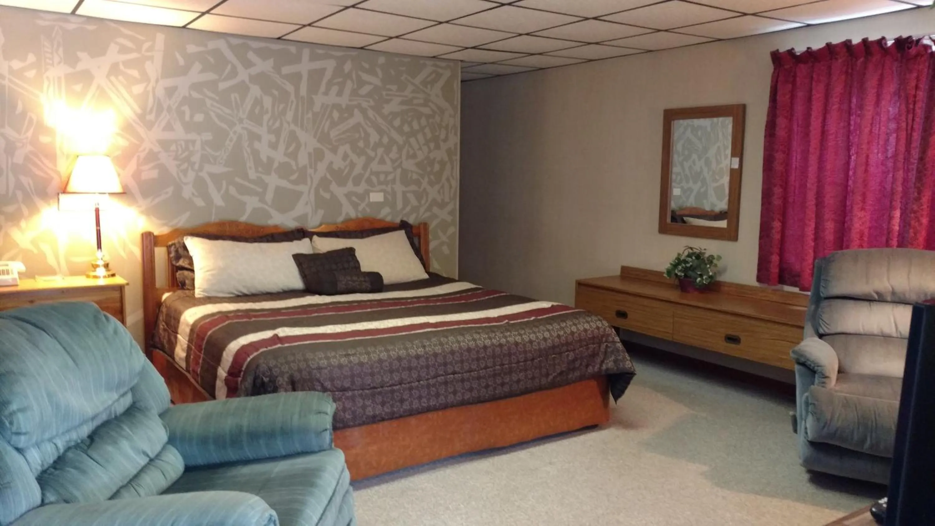 Bed in Five Star Inn - Maggie Valley