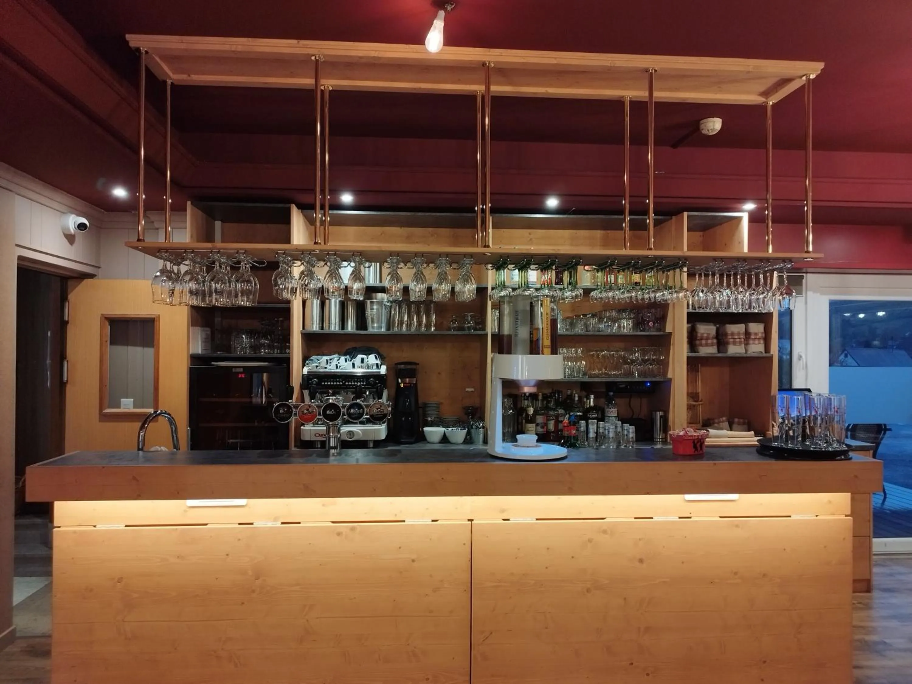 Lounge or bar in Hôtel Restaurant Le Kastelberg, The Originals Boutique