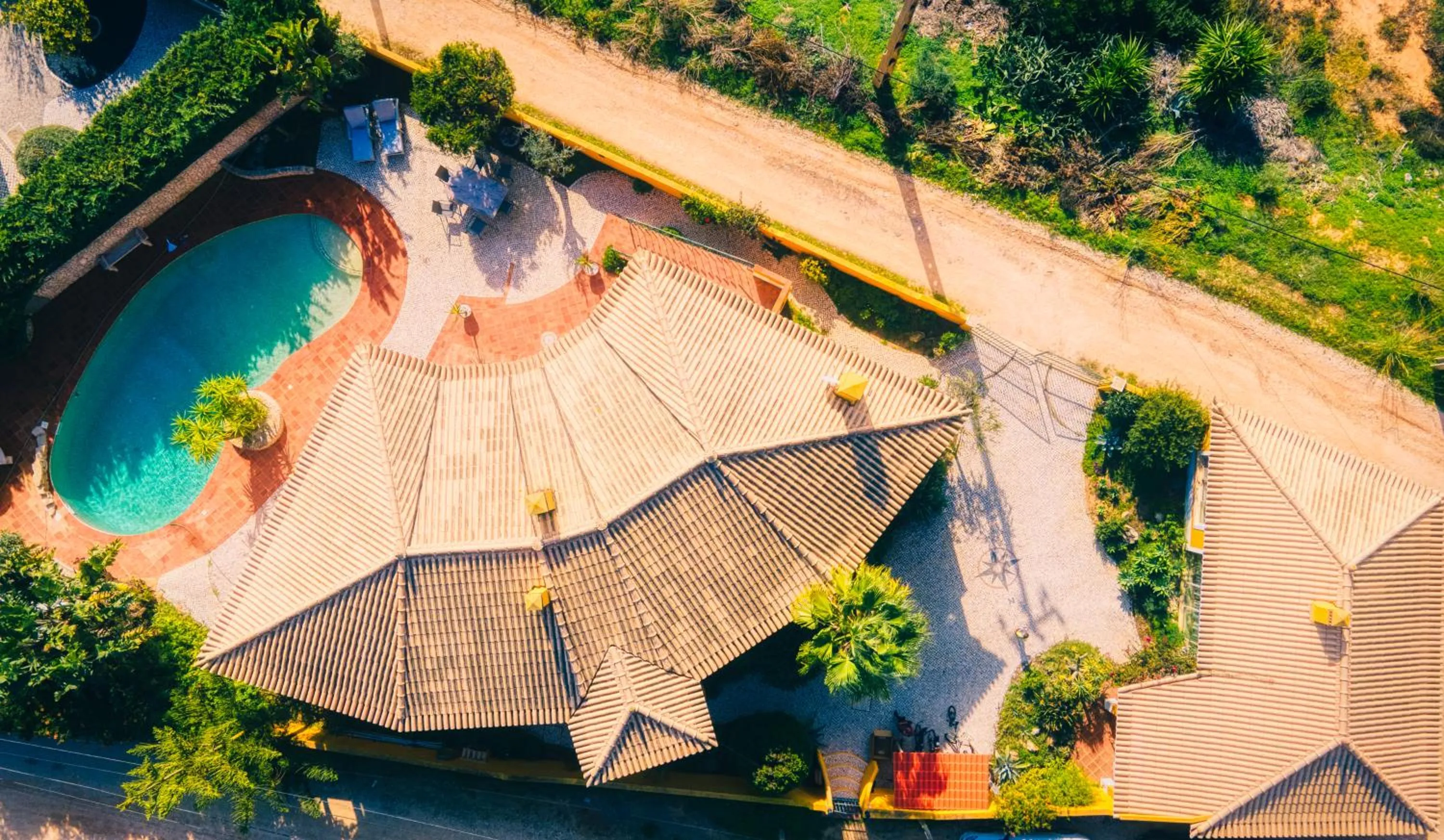 Moonshine Guest House with private studios and private cottage