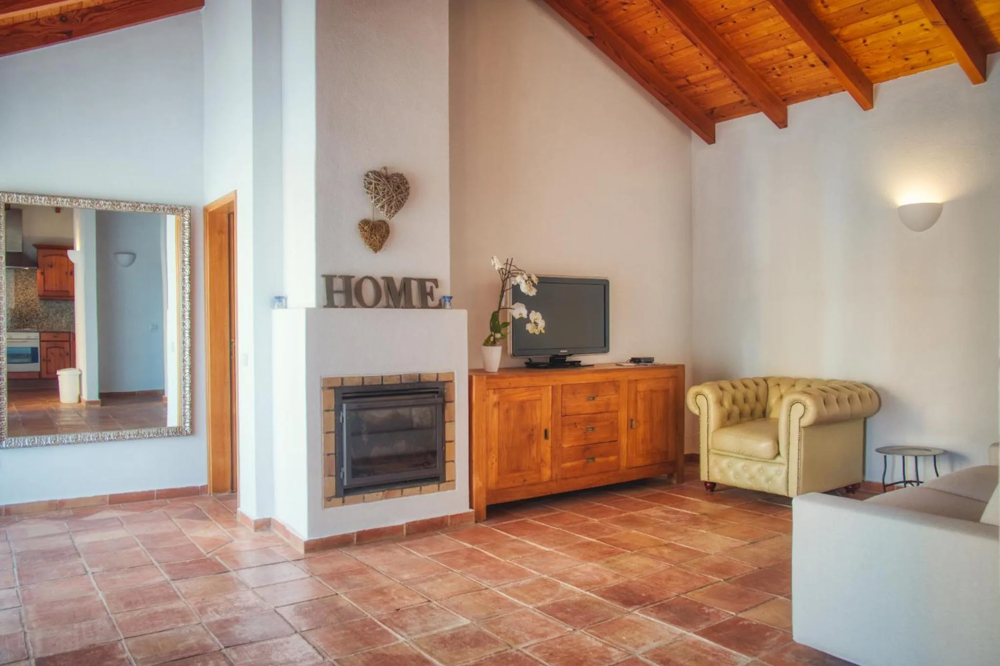 Moonshine Guest House with private studios and private cottage