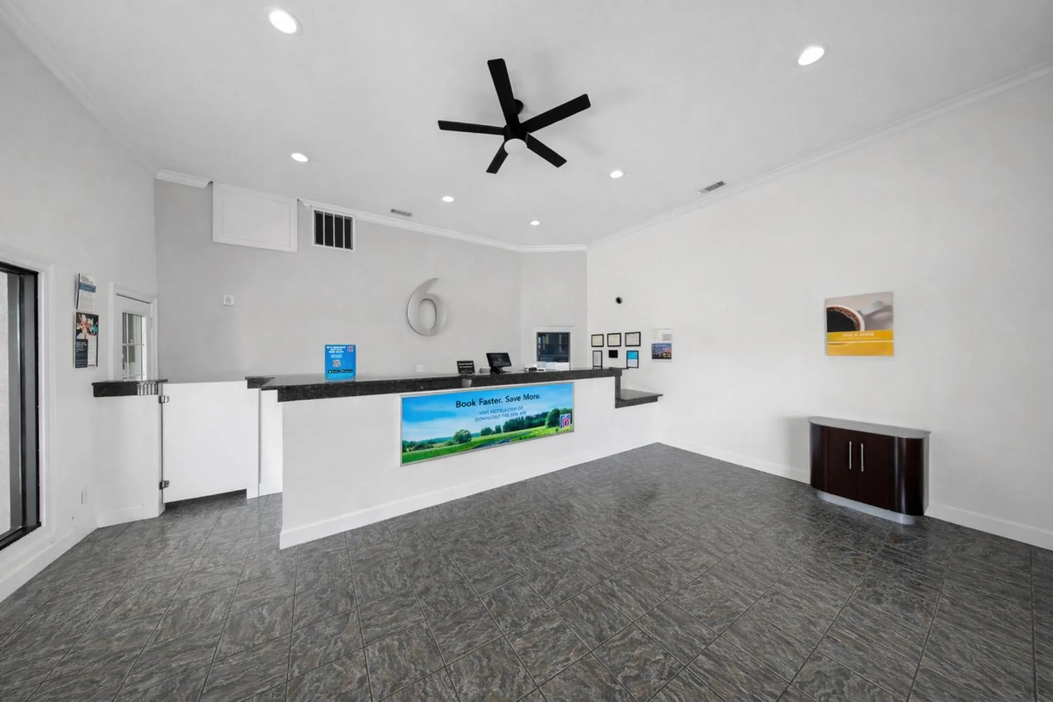Lobby or reception in Motel 6-Moultrie, GA