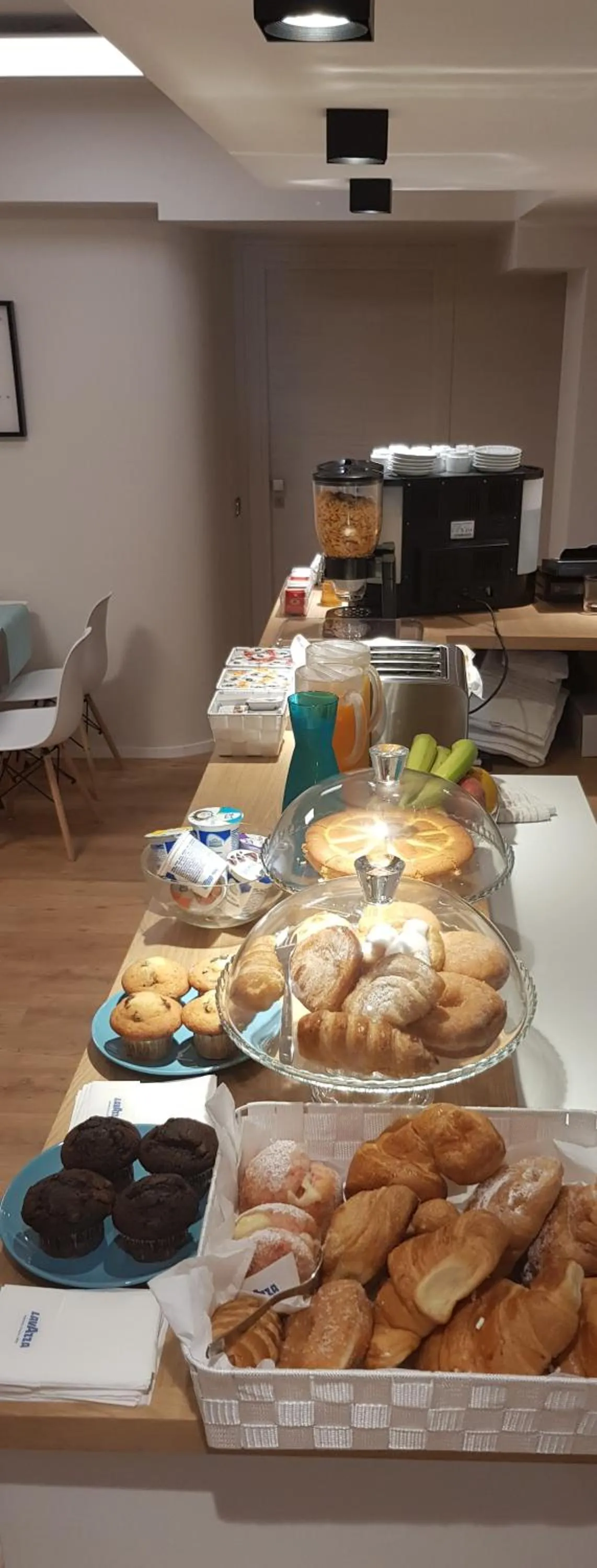 Food and drinks in EVA LUXURY ROOMS CAGLIARI