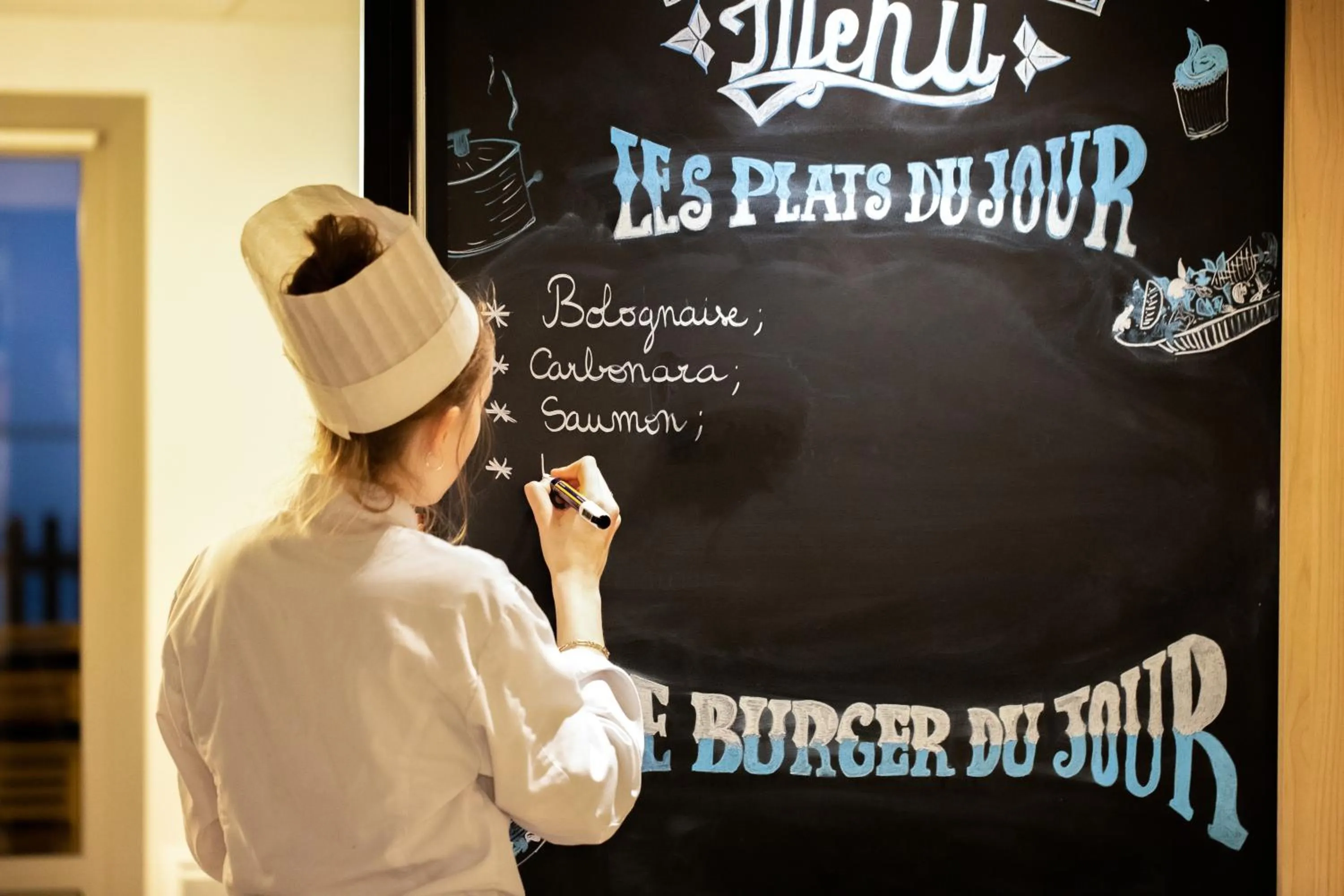 Restaurant/places to eat in Campanile Hotel Senlis