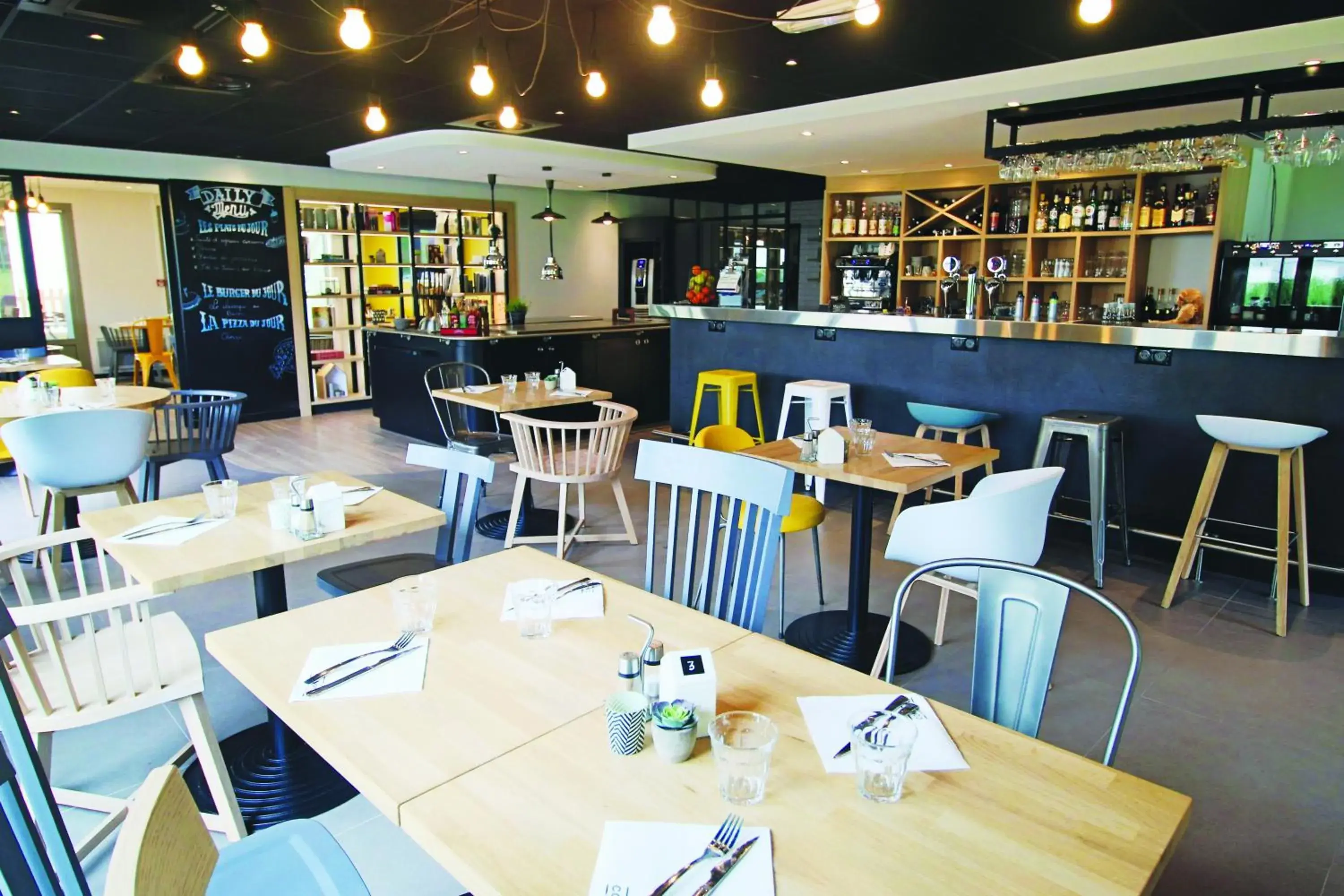 Restaurant/places to eat in Campanile Hotel Senlis Restaurant/places to eat in Campanile Hotel Senlis