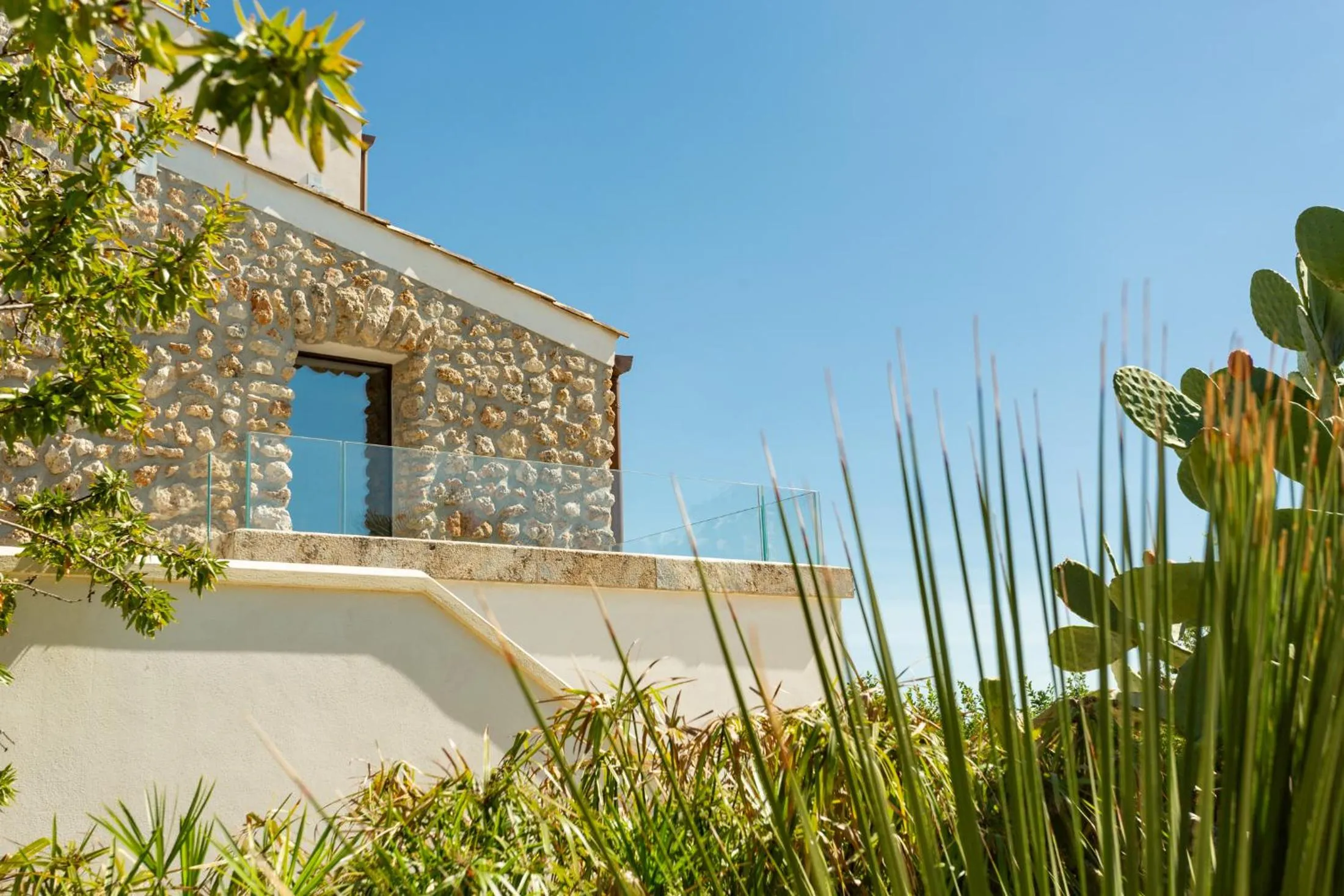 Property building in Oikos in Terre di Zaccanello