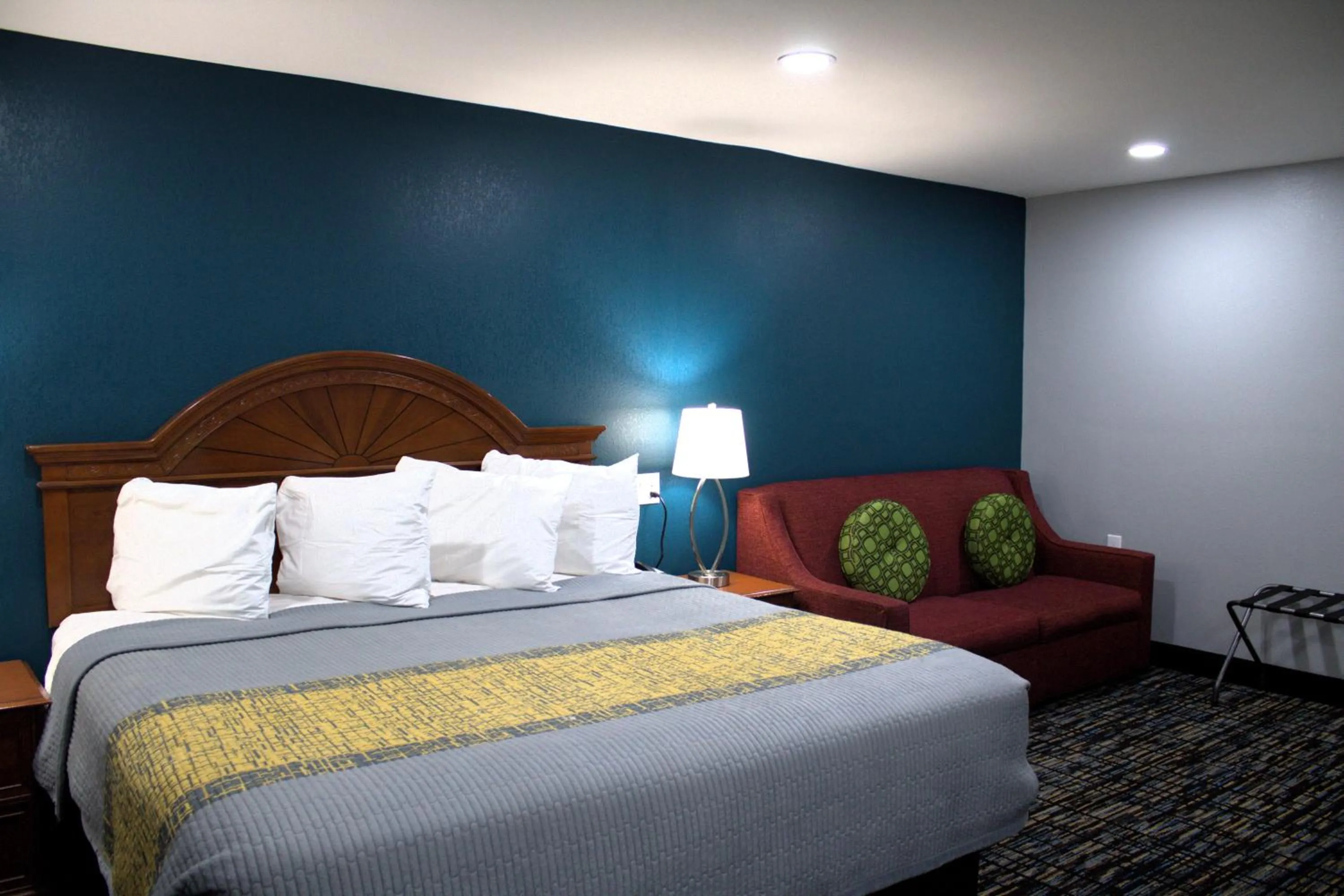 Bed in HavenPointe Inn & Suites