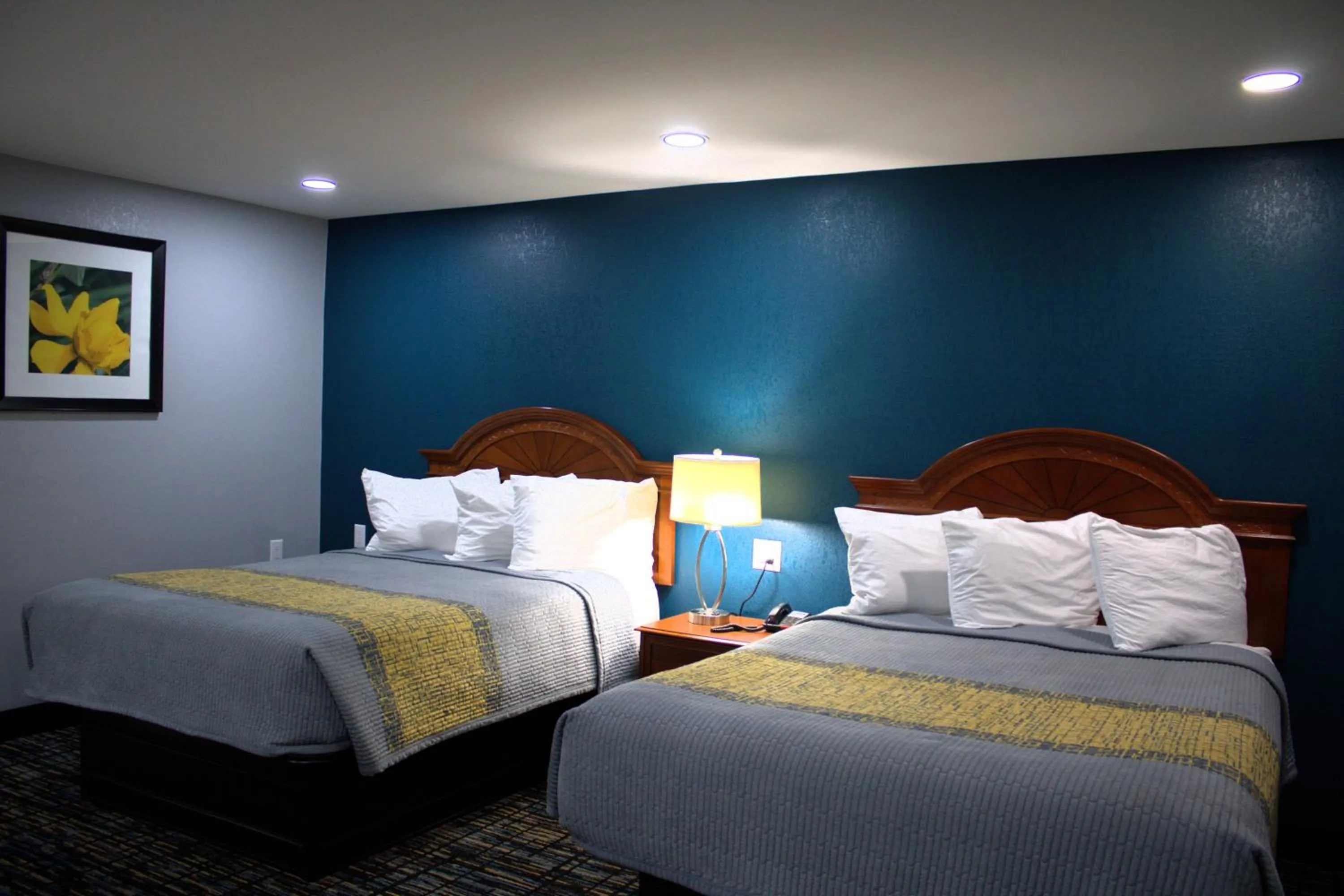 Bed in HavenPointe Inn & Suites