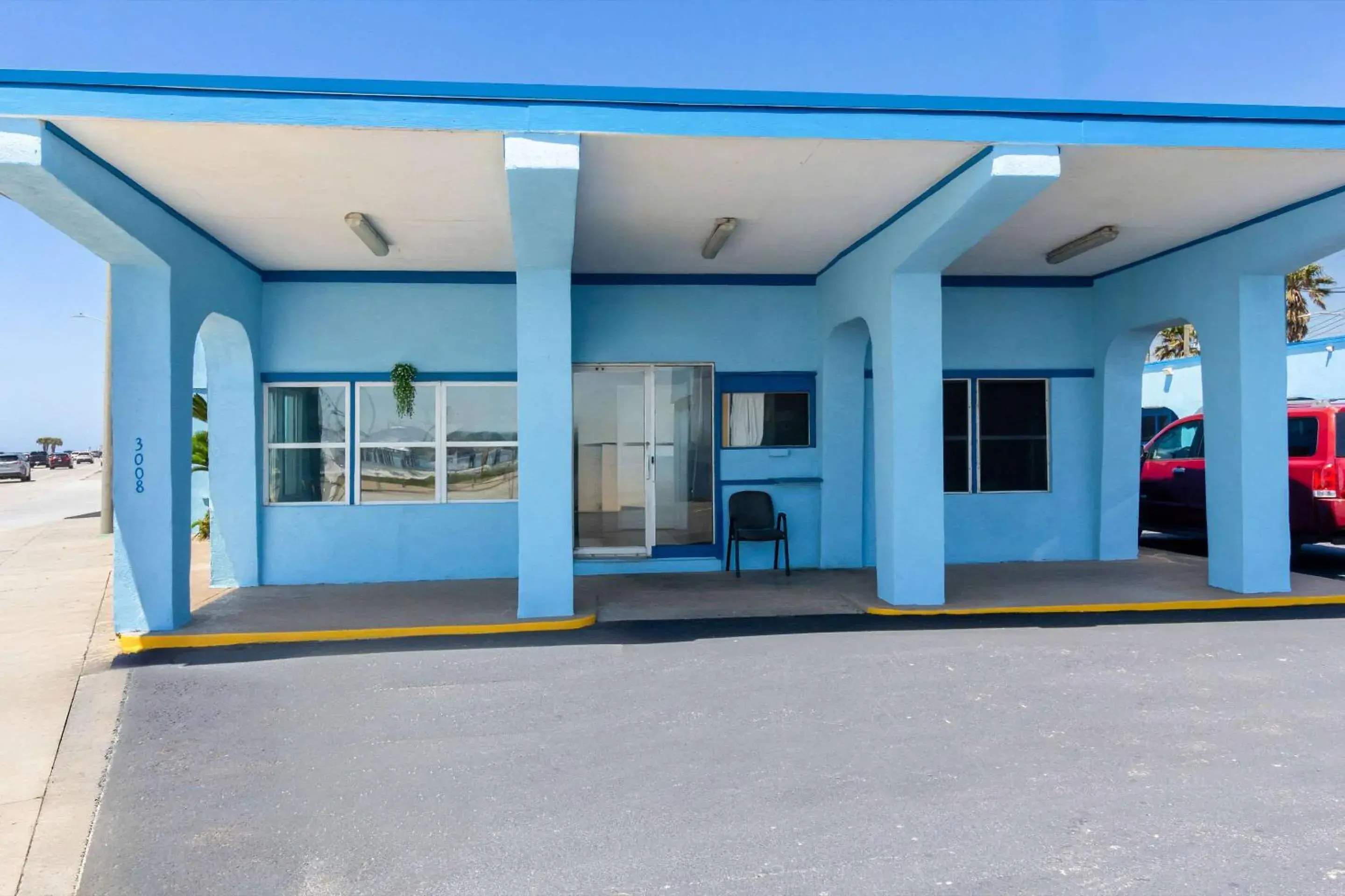 Property building in Knights Inn Galveston Property building in Knights Inn Galveston