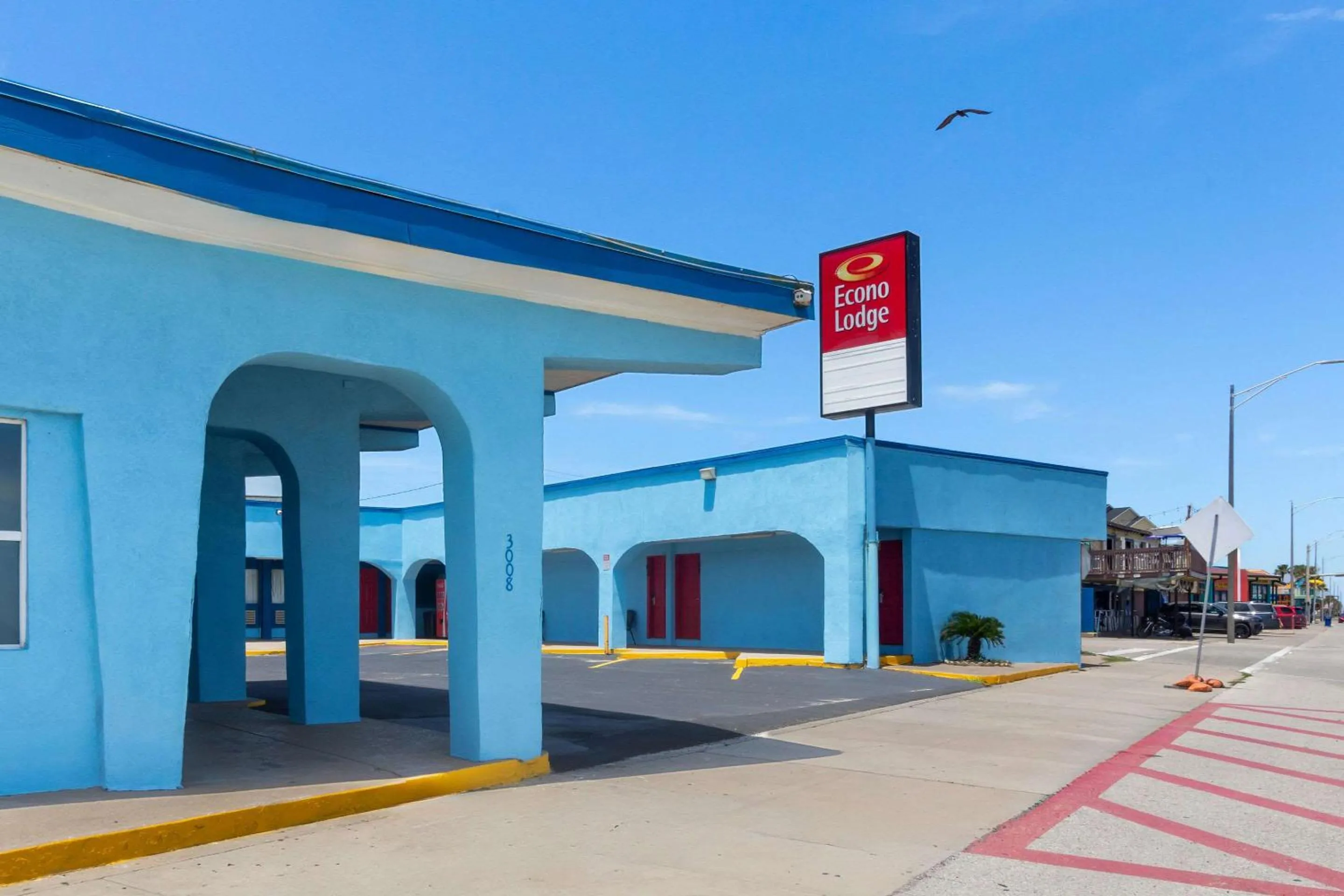 Property building in Knights Inn Galveston
