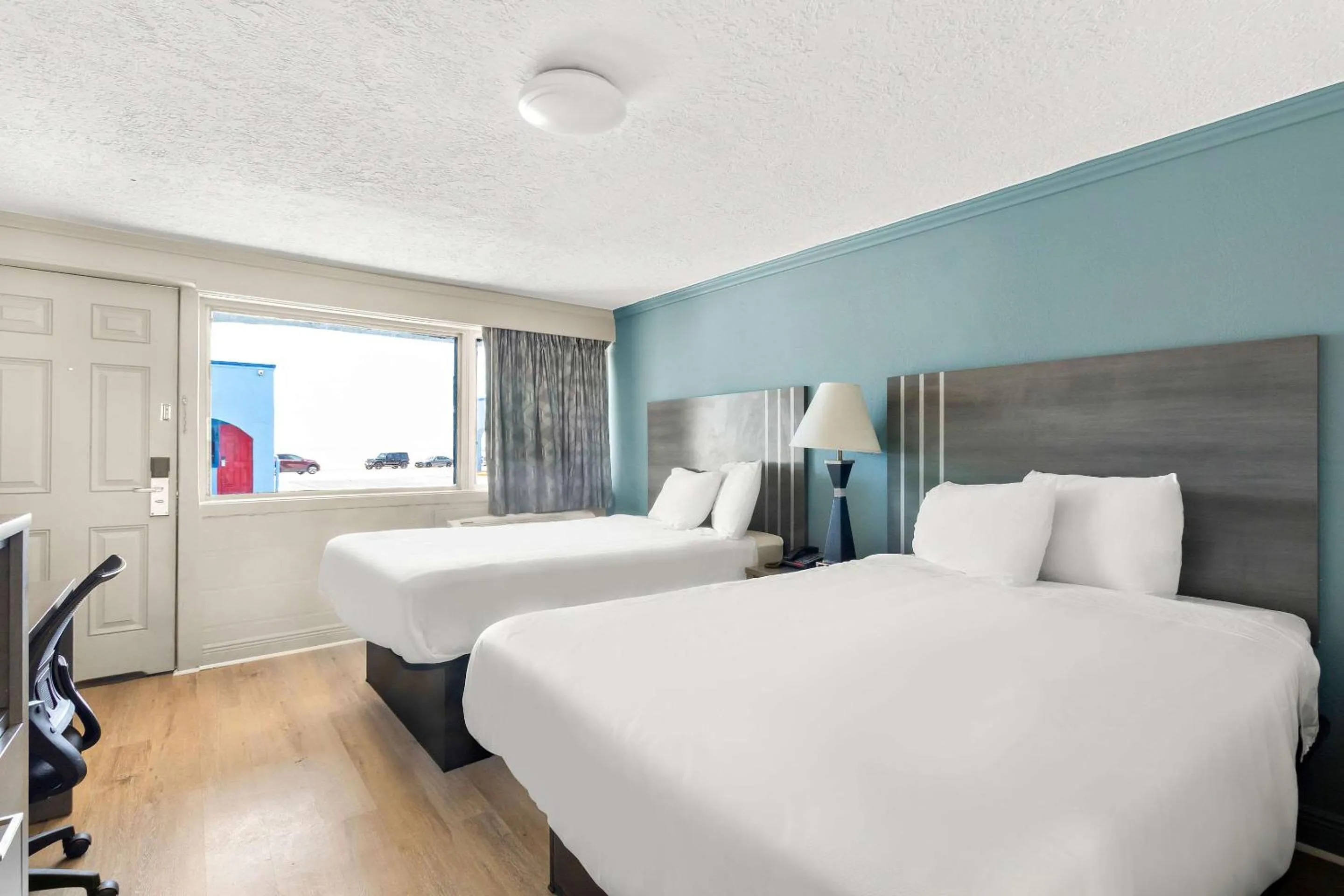 Bedroom in Knights Inn Galveston