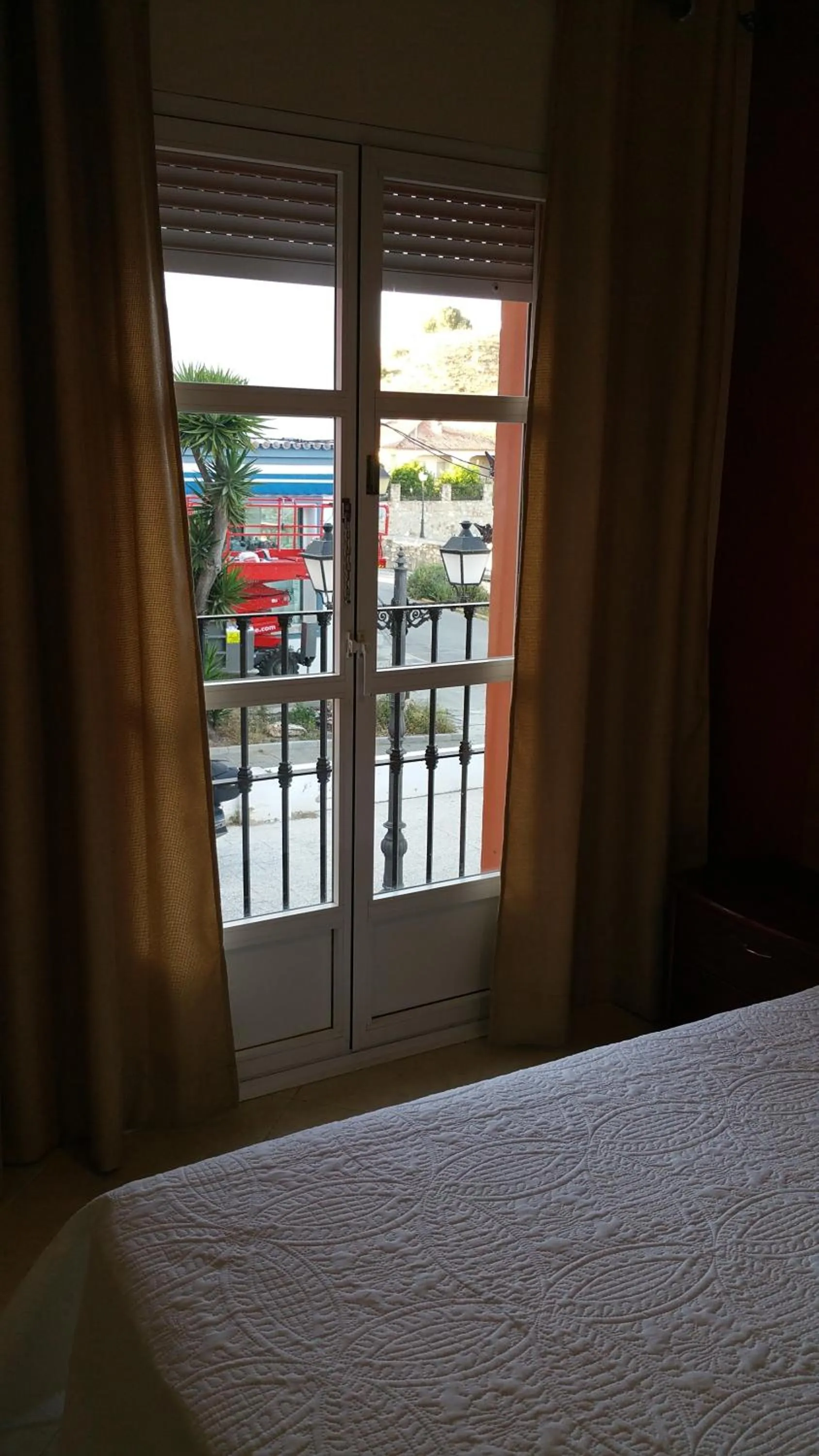 View (from property/room), Bed in Sotel Valle Guadiaro
