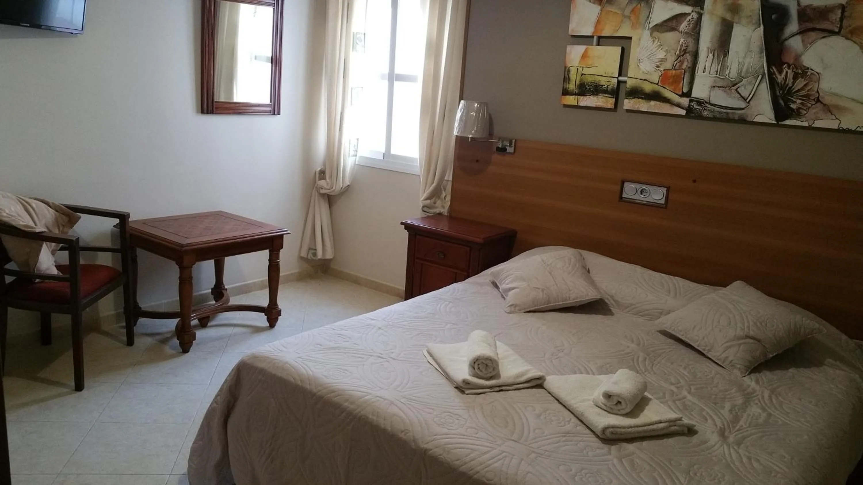 Photo of the whole room, Bed in Sotel Valle Guadiaro