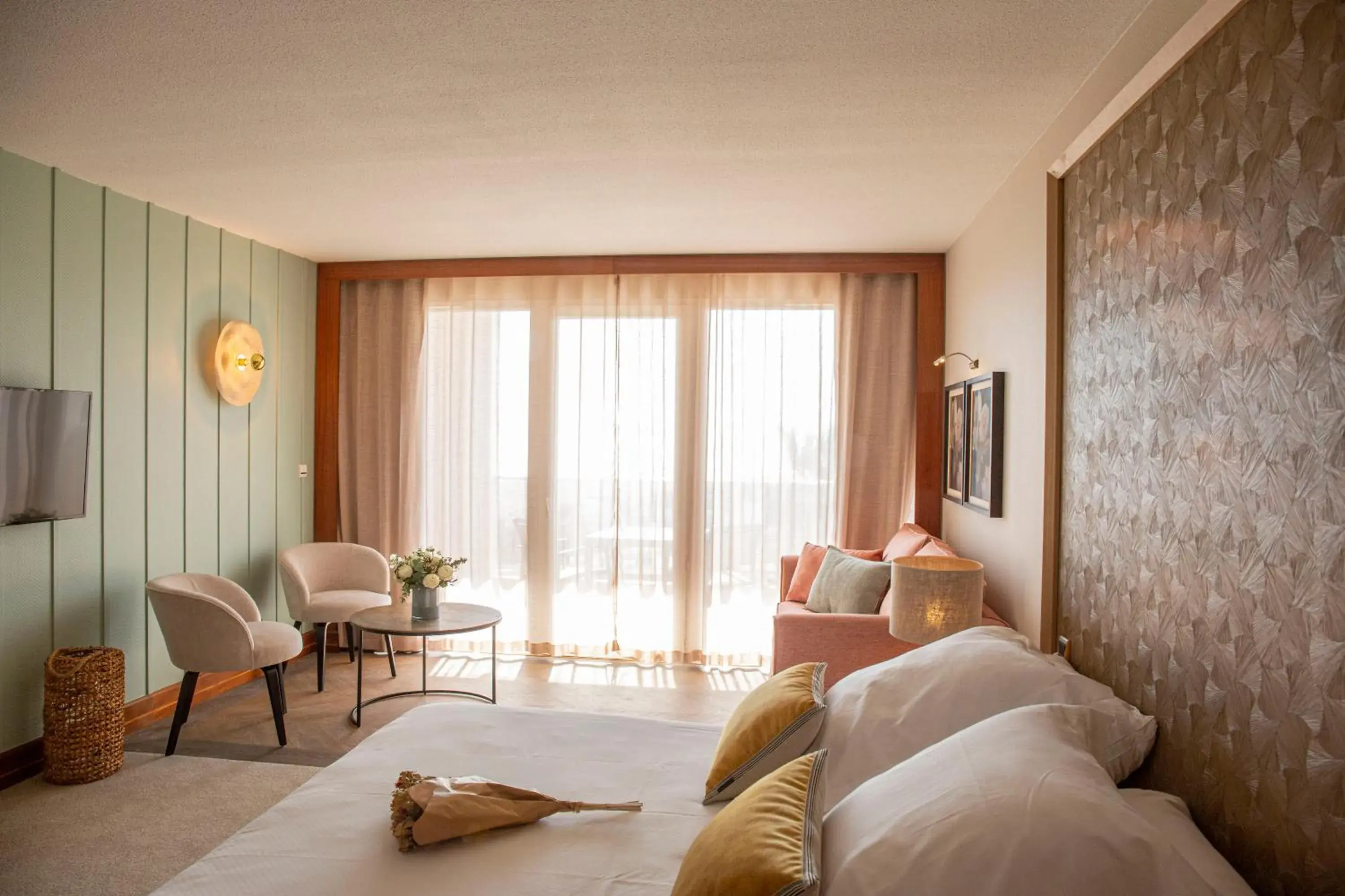 Double or Twin Room with Sea View Complimentary Spa Access in Grand Hôtel Les Flamants Roses Thalasso & Spa Double or Twin Room with Sea View Complimentary Spa Access in Grand Hôtel Les Flamants Roses Thalasso & Spa