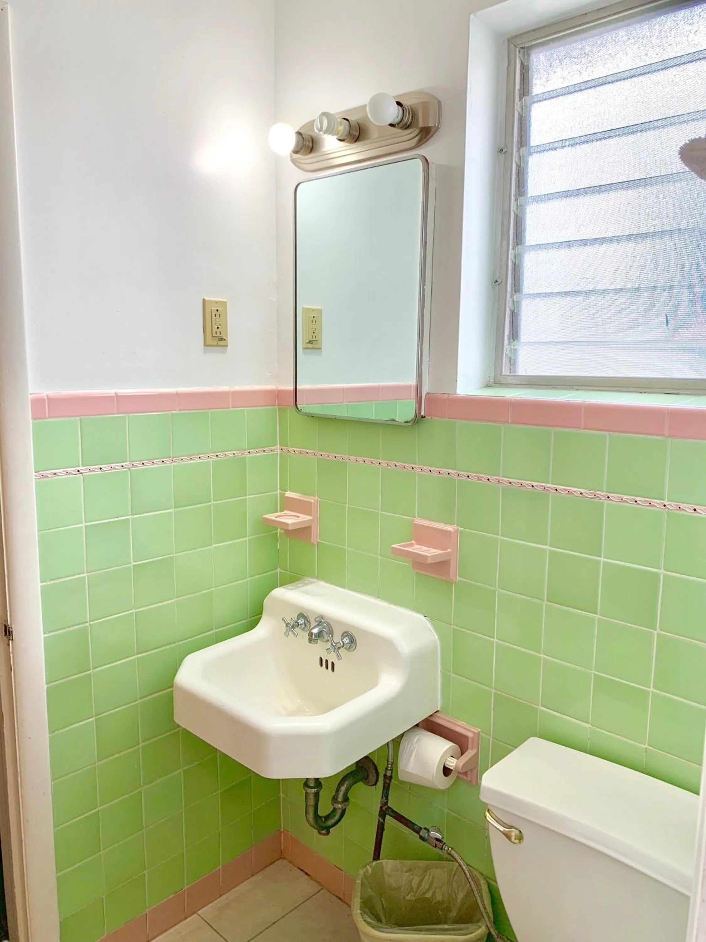 Shower in White Caps Motel