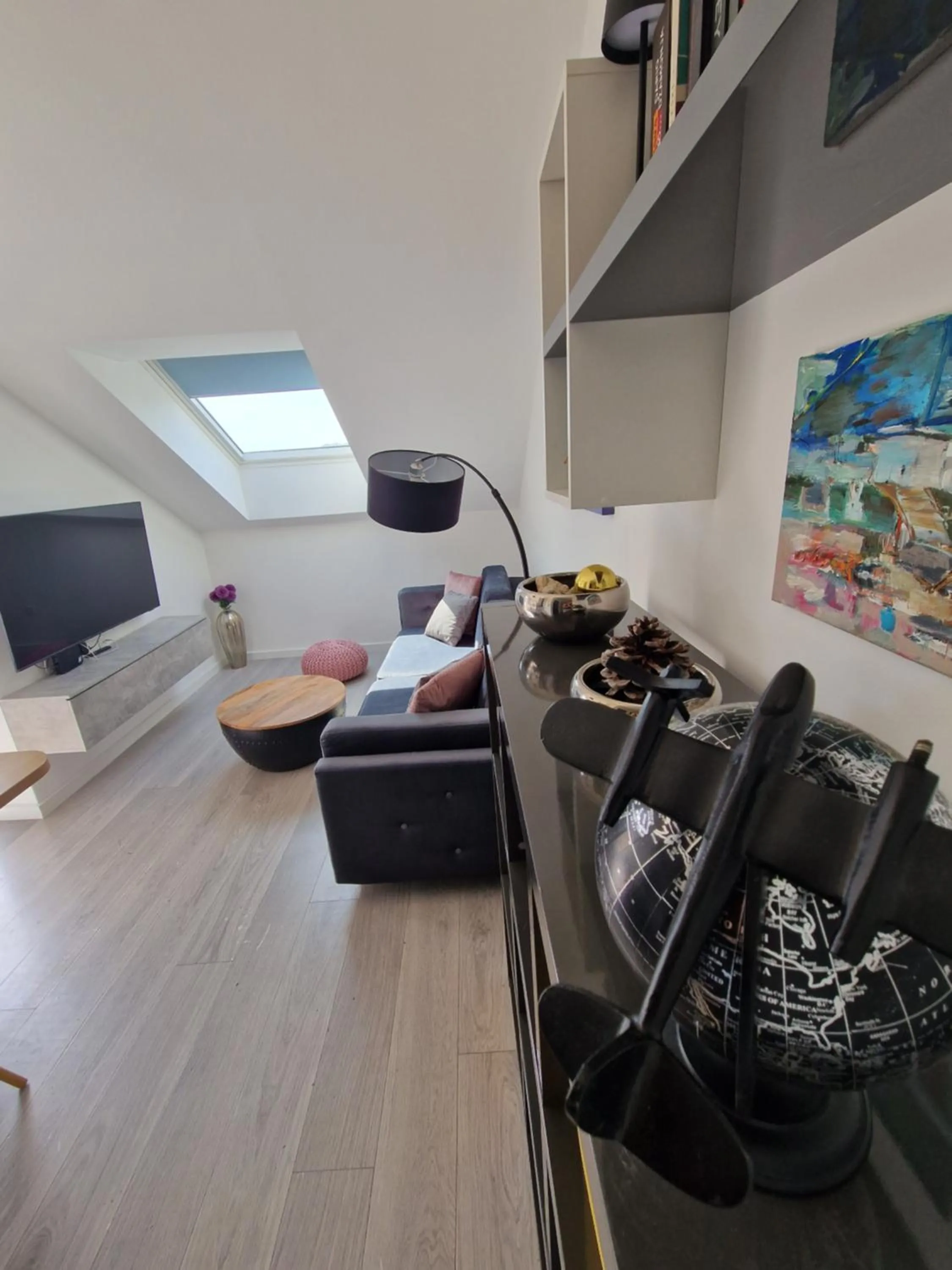 TV and multimedia in Apartments Mak & Lux - sea & sunset top view