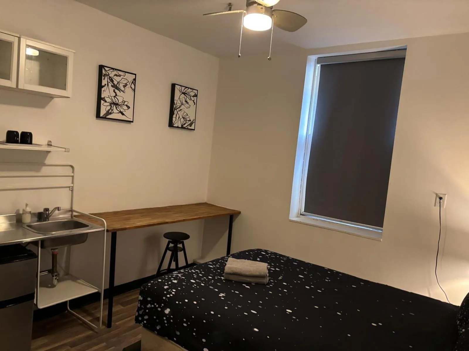 Bed in Palmerston Hotel