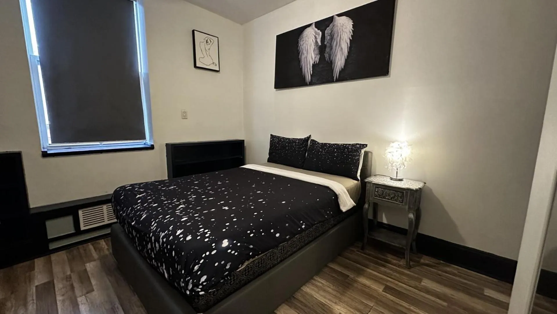 Bed in Palmerston Hotel