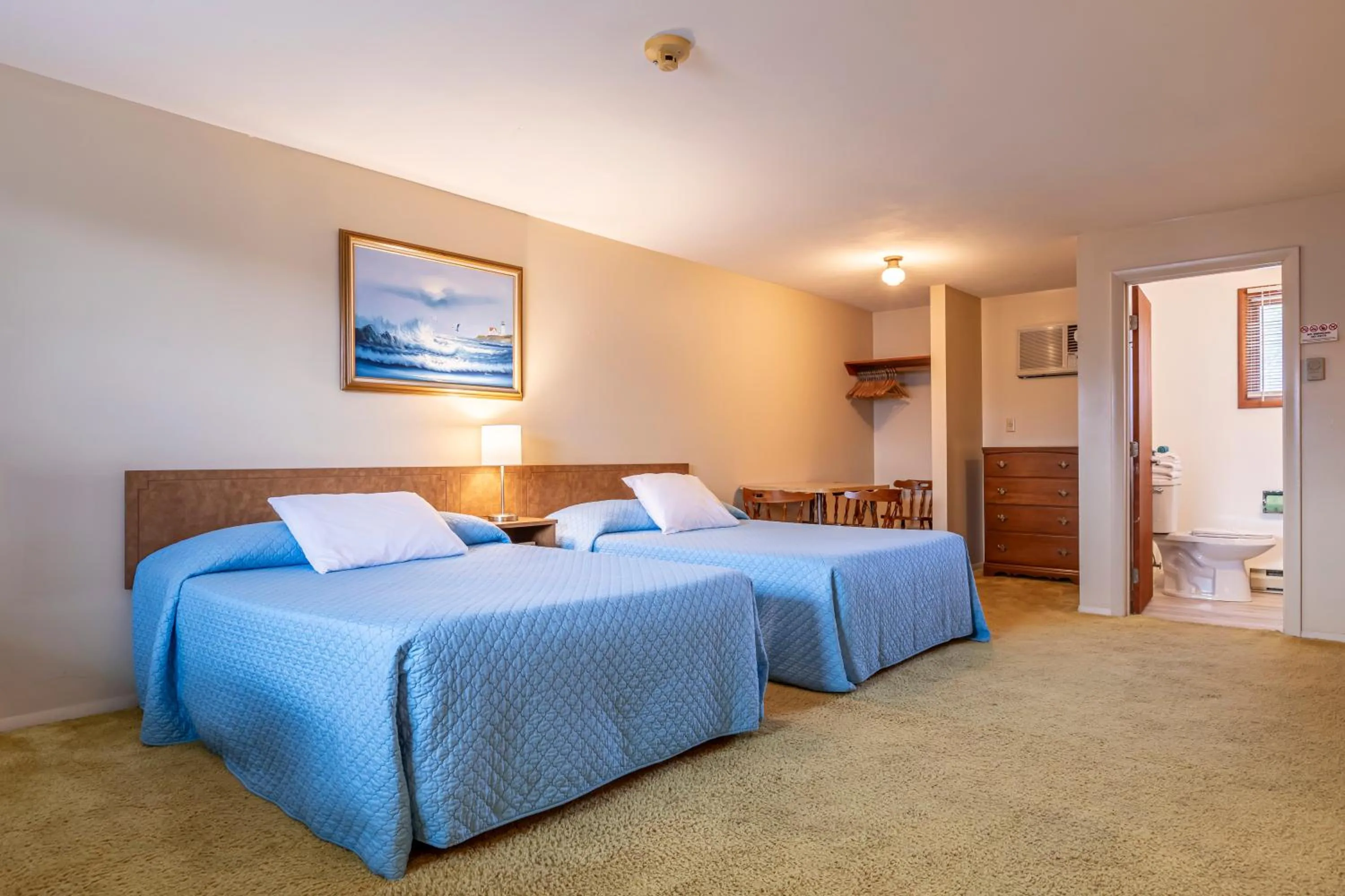 Bed in Inn Between the Beaches & Villager