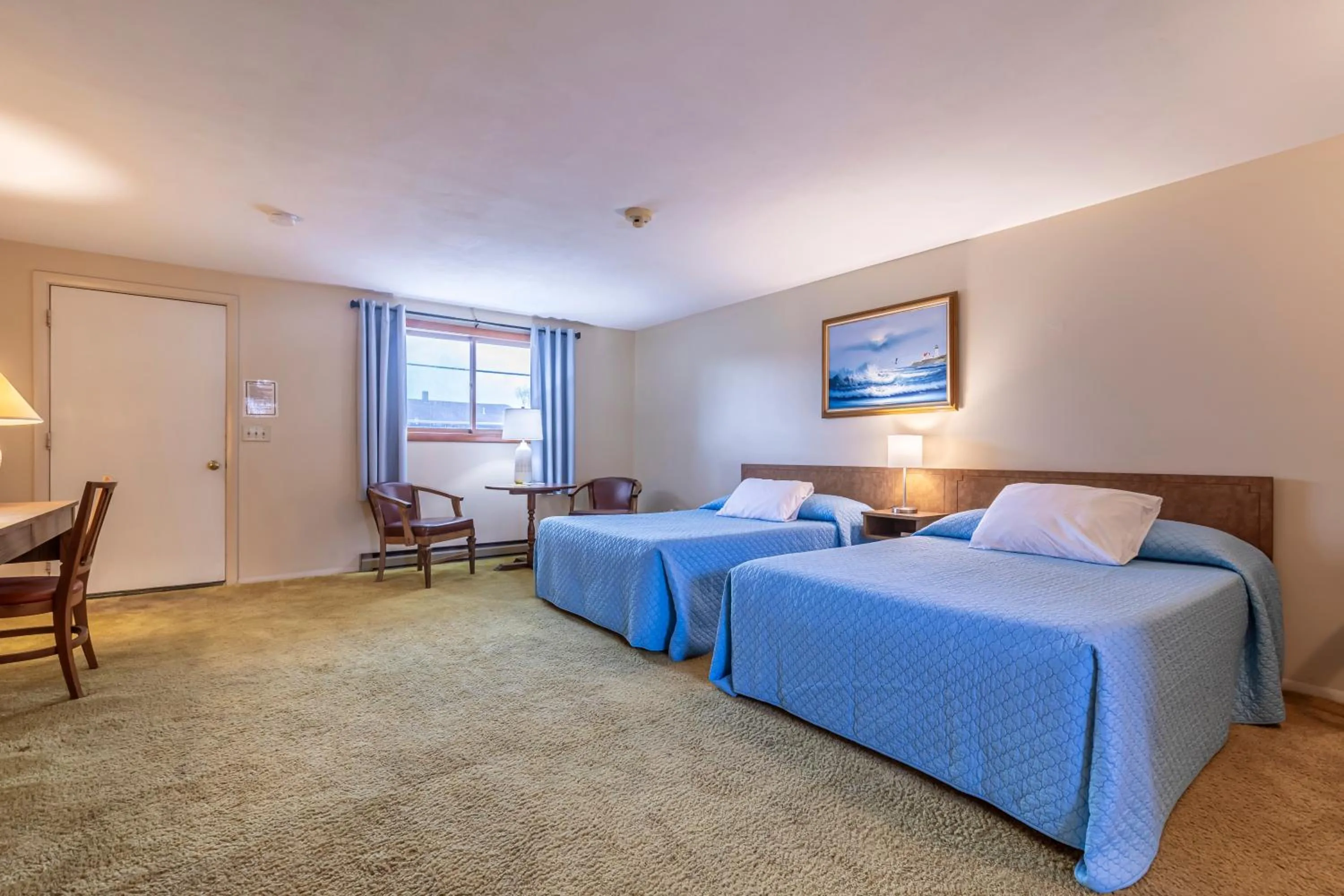 Bed in Inn Between the Beaches & Villager