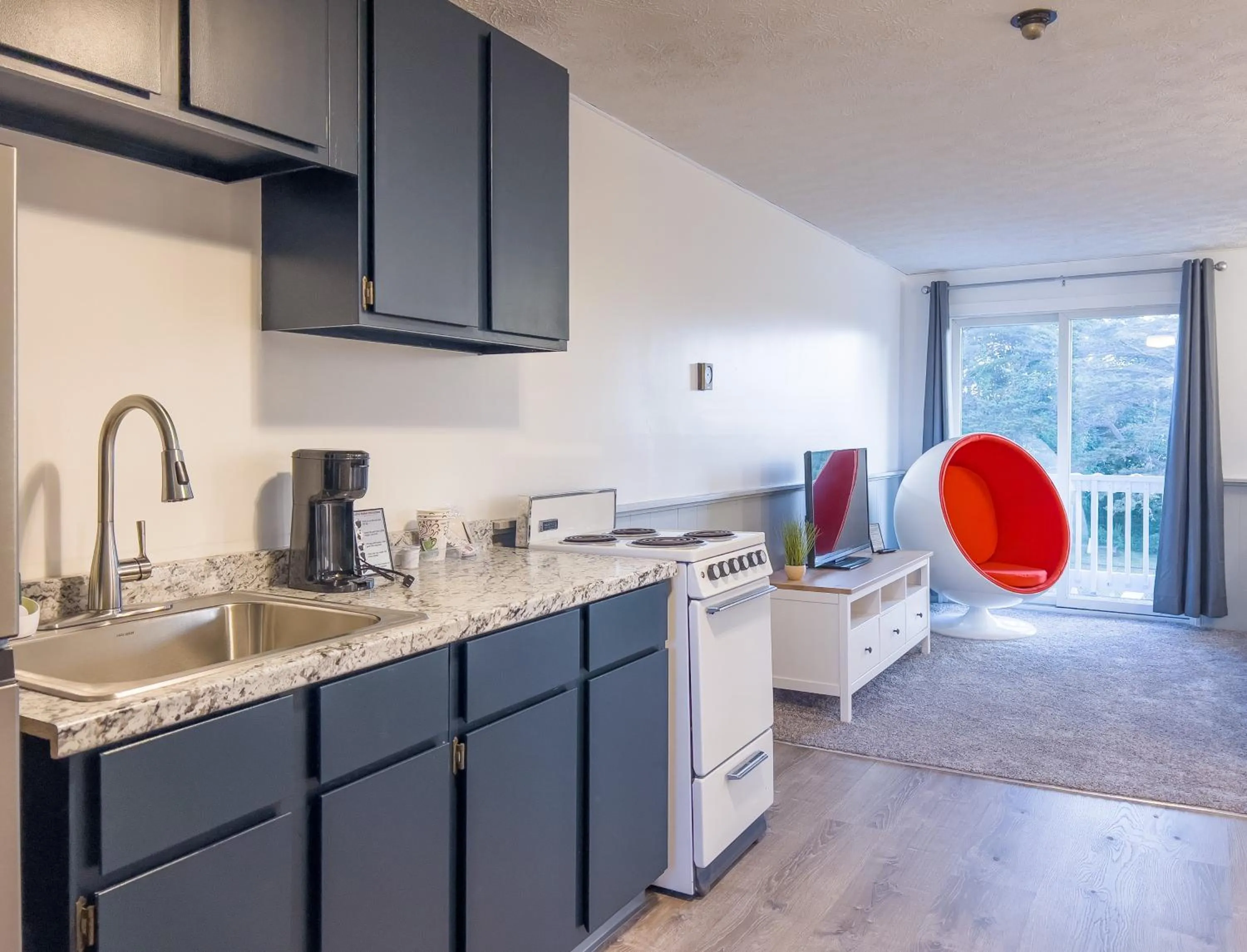 Inn Between the Beaches & Villager