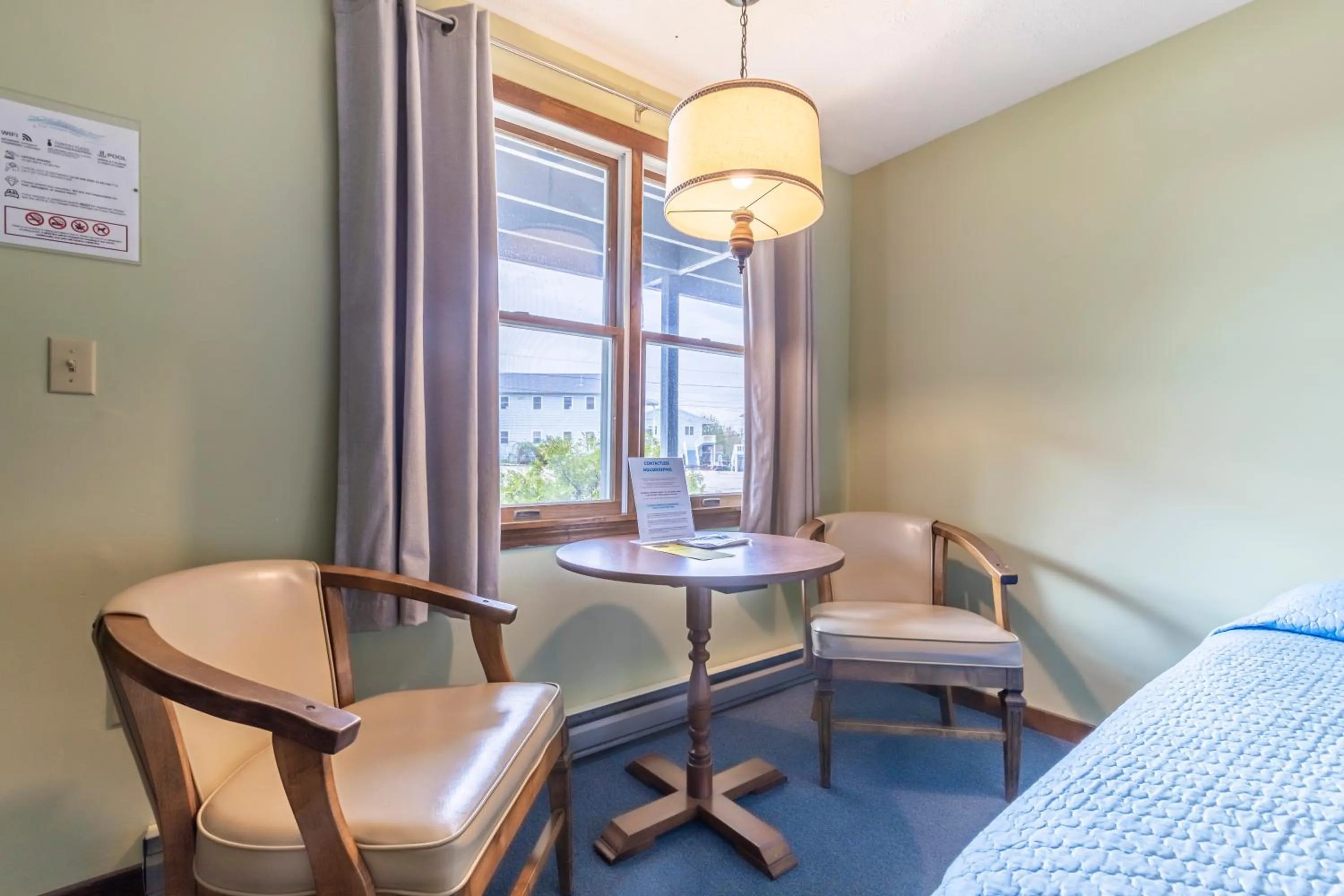 Bed in Inn Between the Beaches & Villager