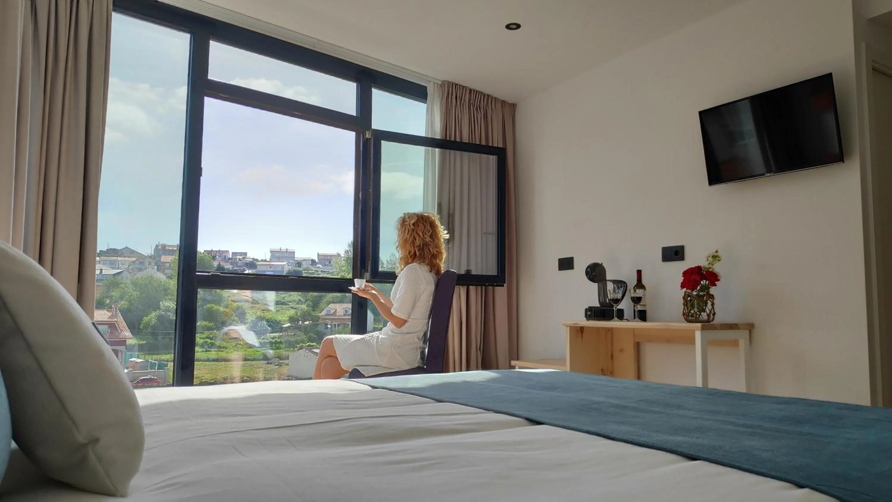 TV and multimedia, Bed in Hotel Costa da Morte