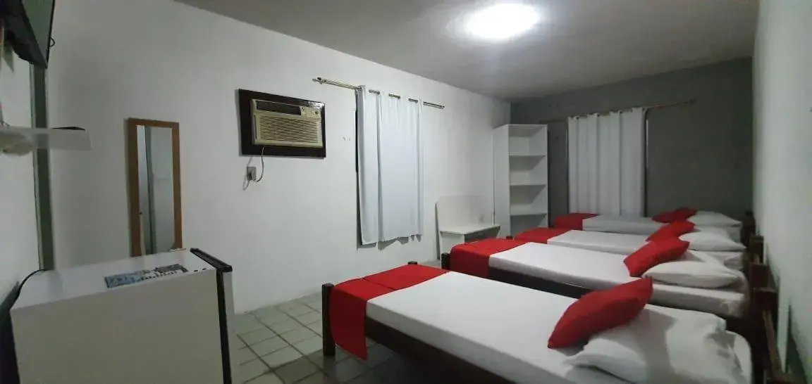 Quadruple Room - single occupancy in Hotel Pousada Mar Azul Quadruple Room - single occupancy in Hotel Pousada Mar Azul