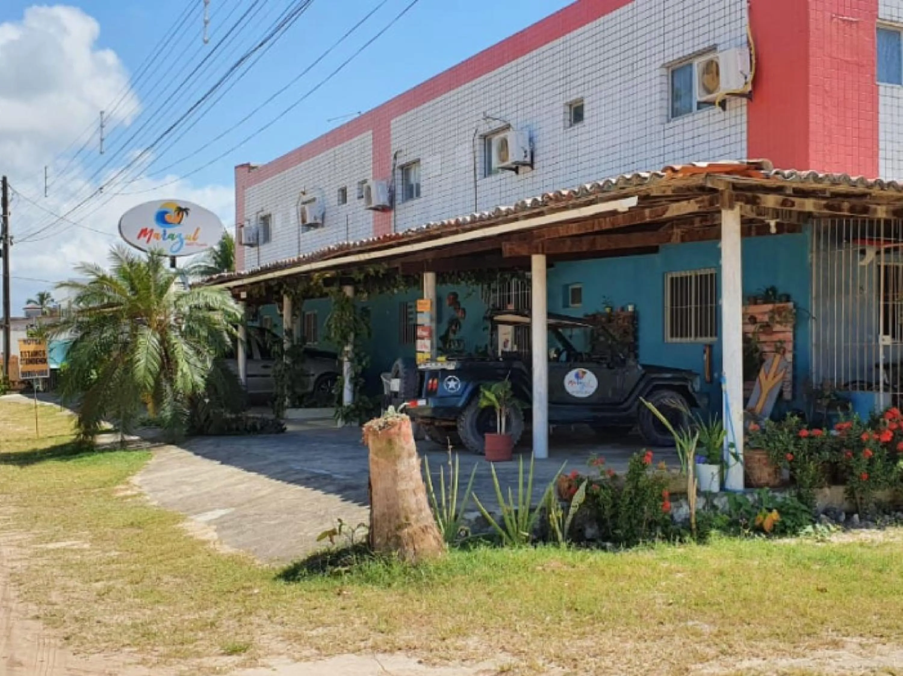 Property building in Hotel Pousada Mar Azul