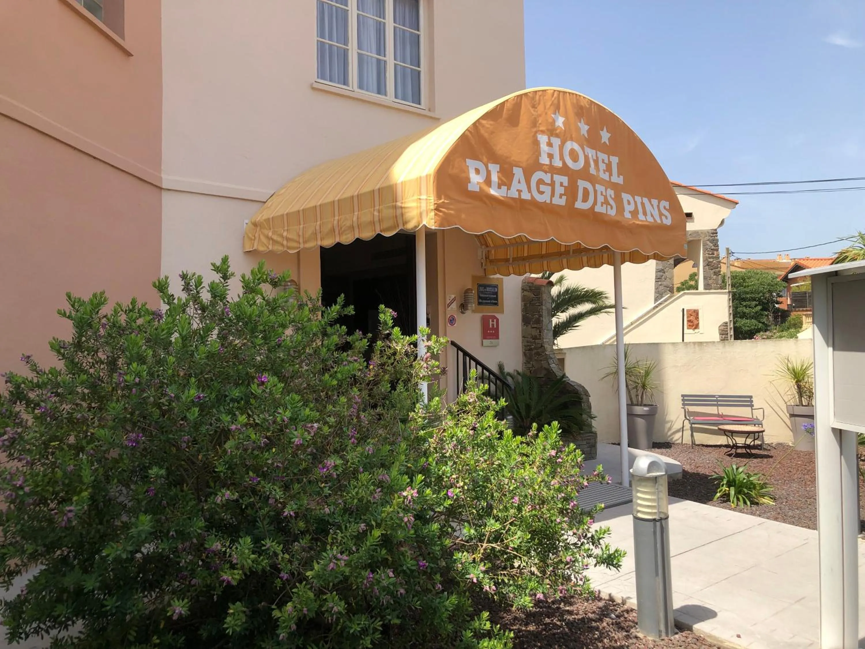 Property building in Plage des Pins